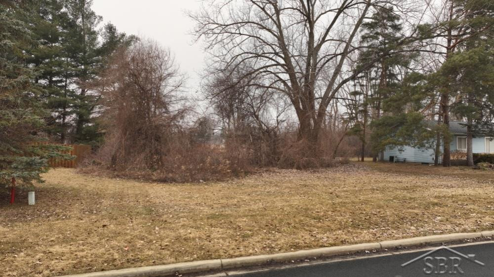 3303 Sun Valley Drive, Saginaw, MI 48601