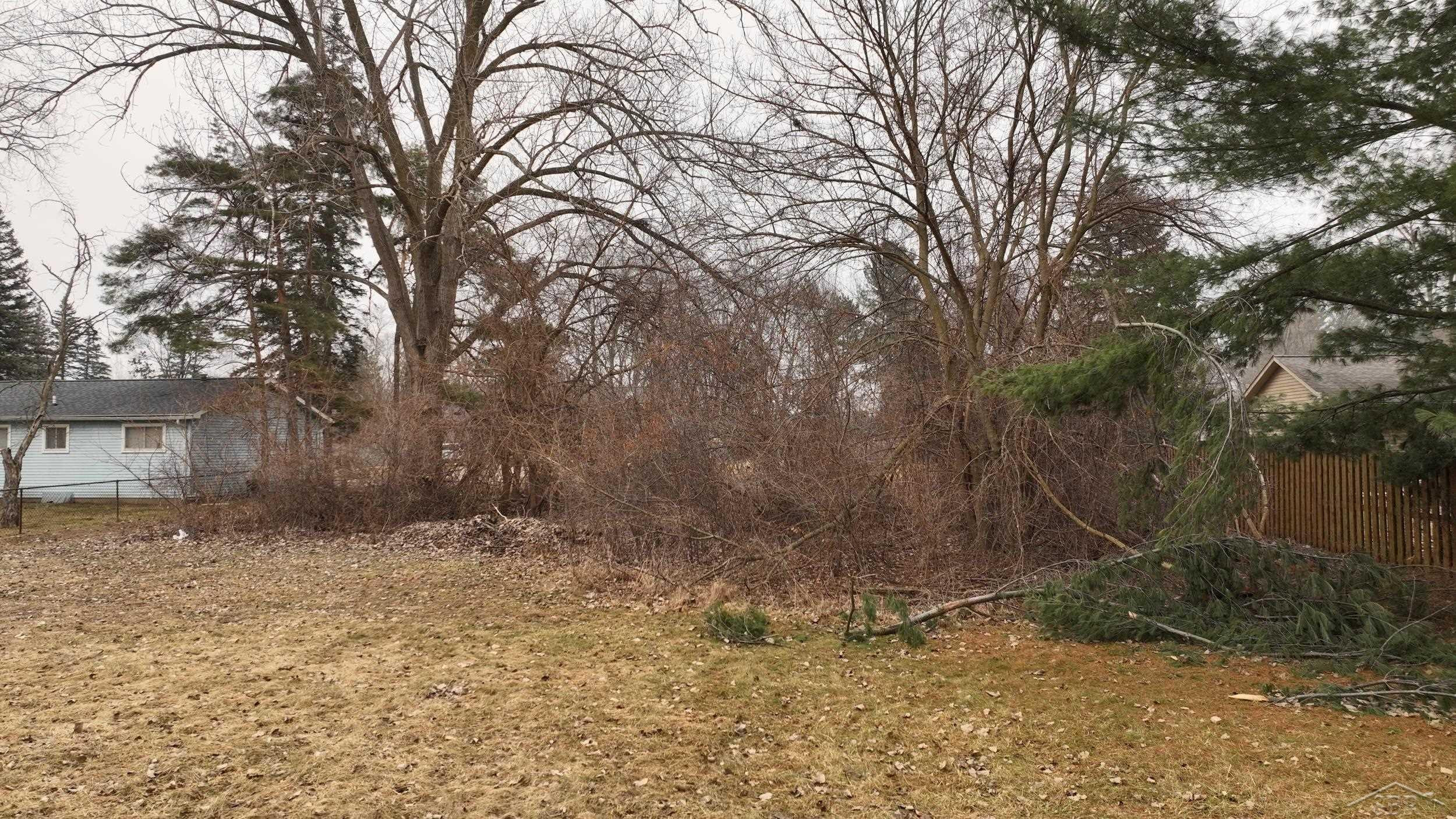 3303 Sun Valley Drive, Saginaw, MI 48601 — Photo 4