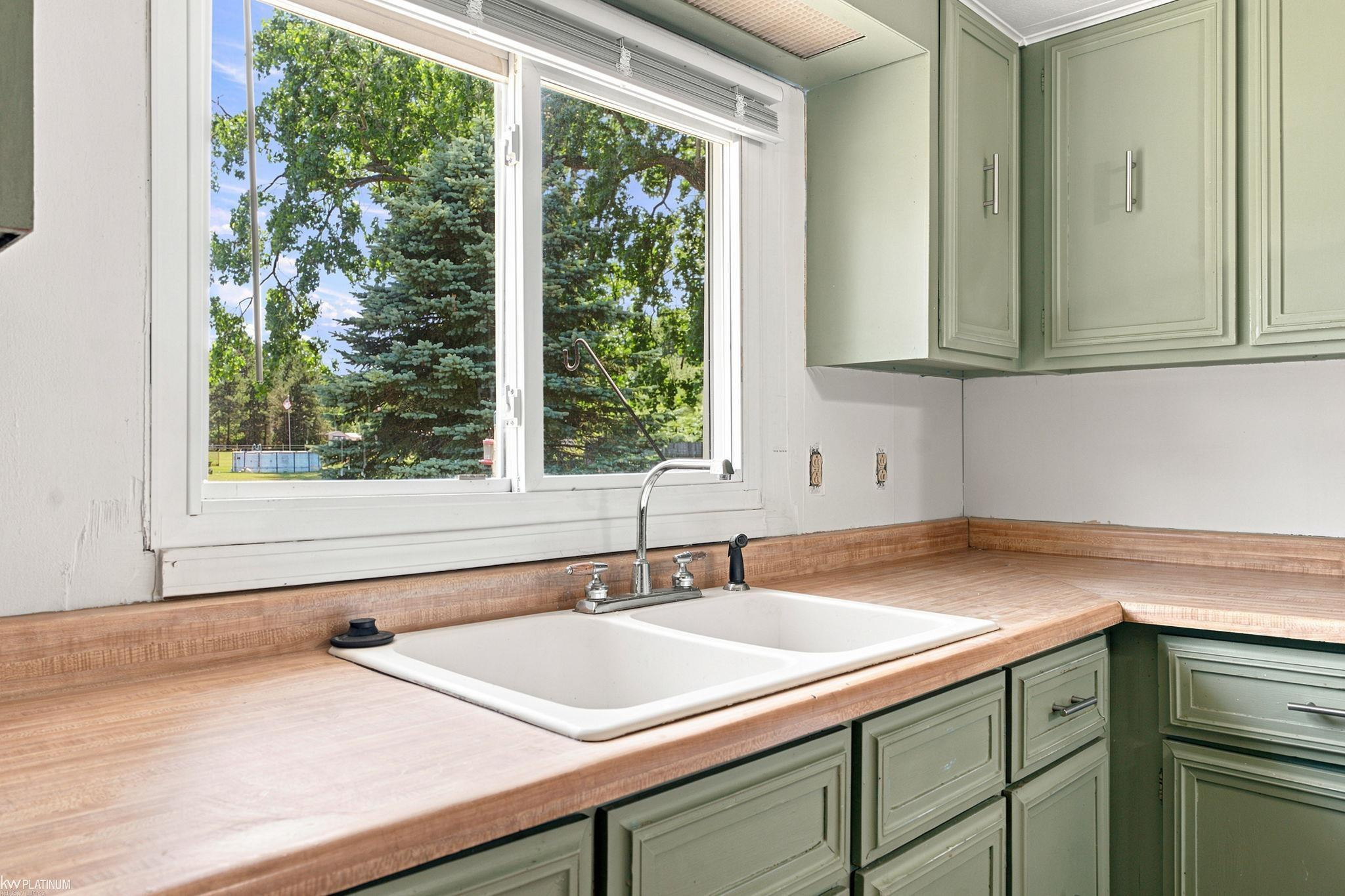 5469 Parker Road, MI 48059 — Photo 16