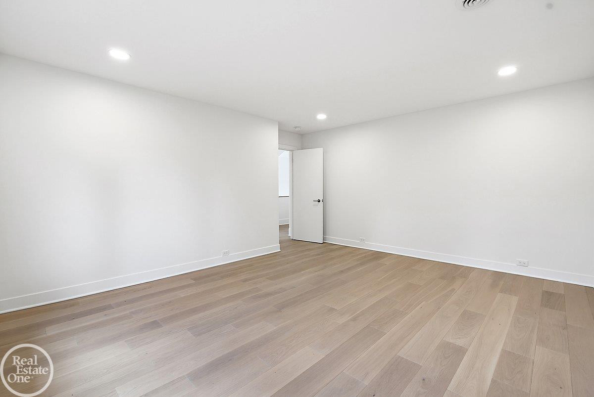 4585 Kiftsgate Bend, Bloomfield Hills, MI 48302 — Photo 37
