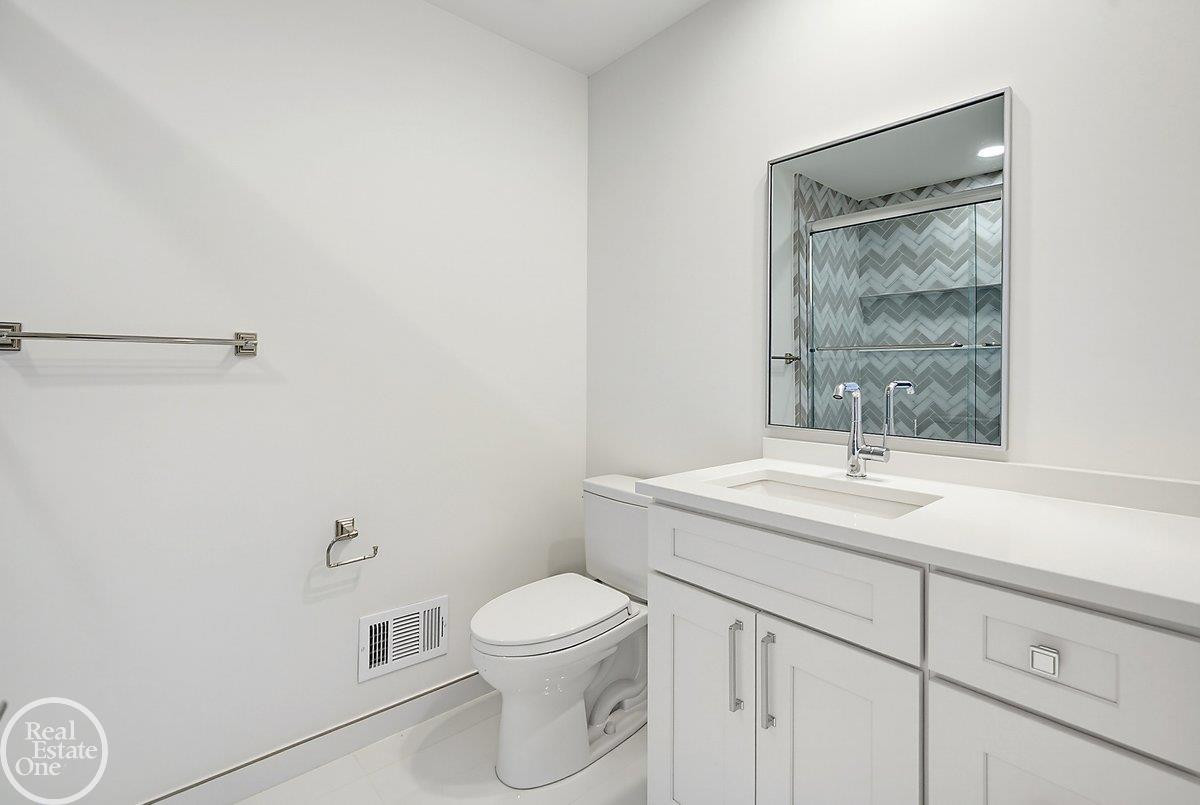 4585 Kiftsgate Bend, Bloomfield Hills, MI 48302 — Photo 38