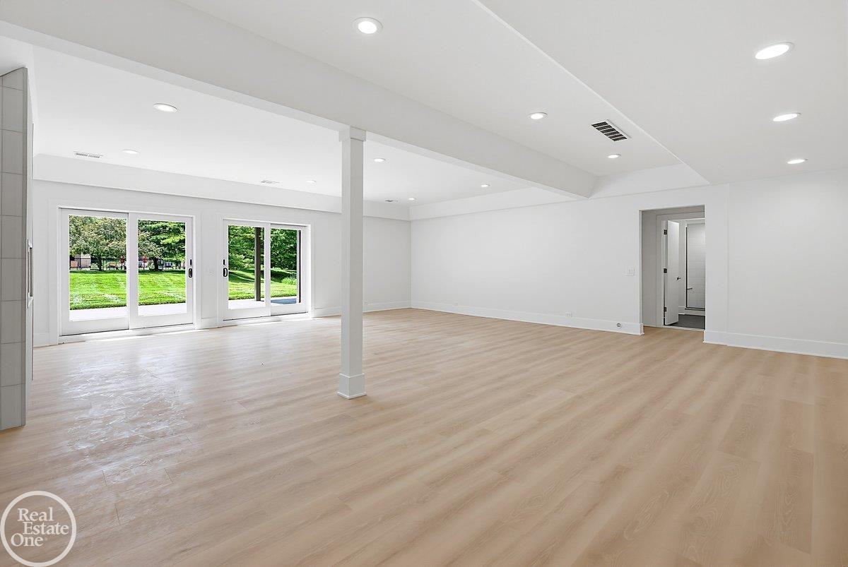 4585 Kiftsgate Bend, Bloomfield Hills, MI 48302 — Photo 45