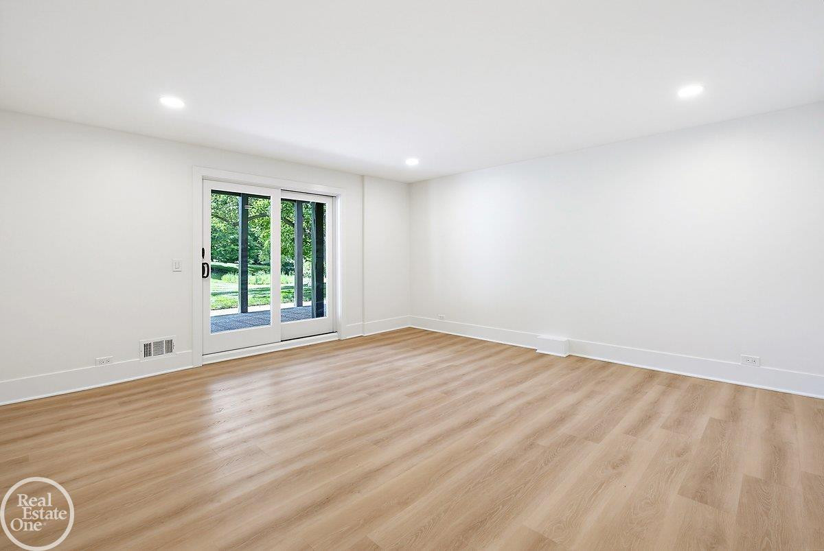4585 Kiftsgate Bend, Bloomfield Hills, MI 48302 — Photo 57