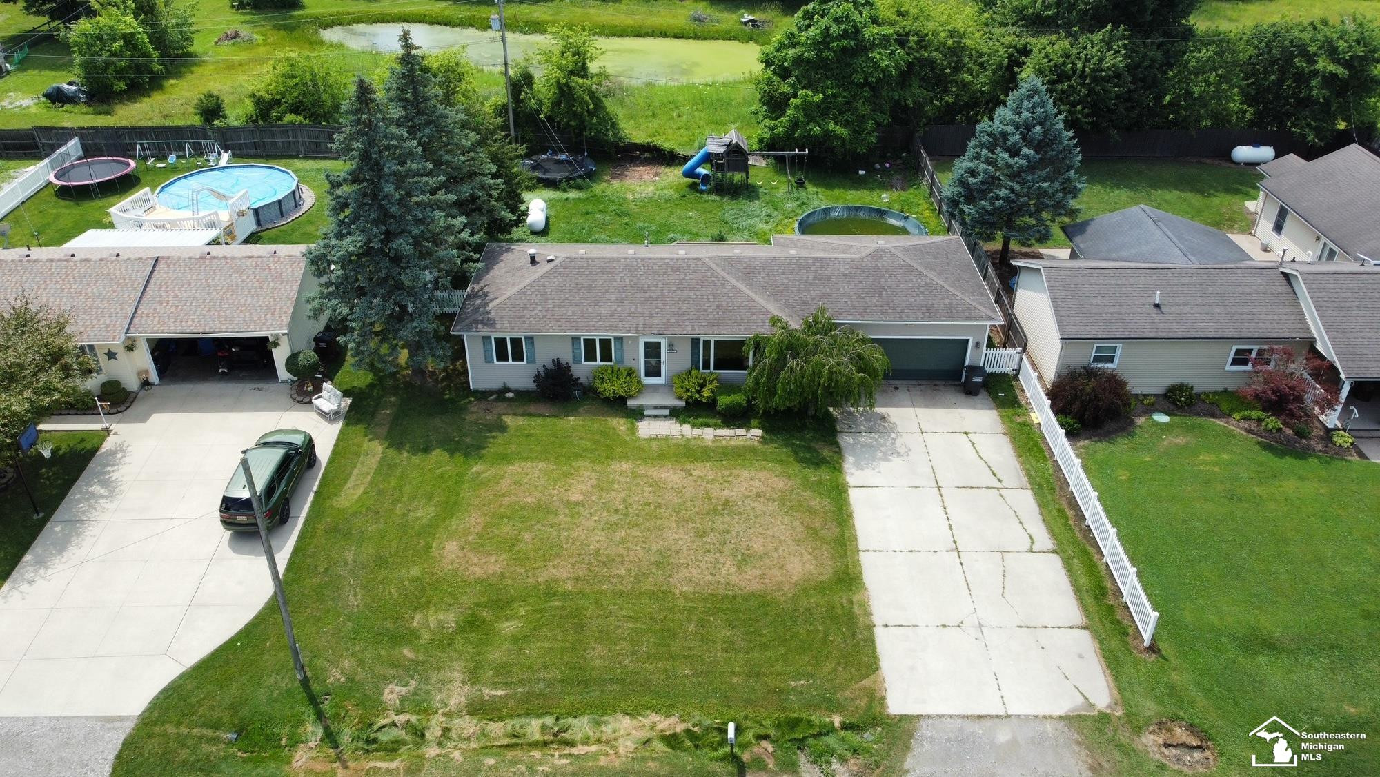 12033 Crossman Street, Carleton, MI 48117 — Photo 6