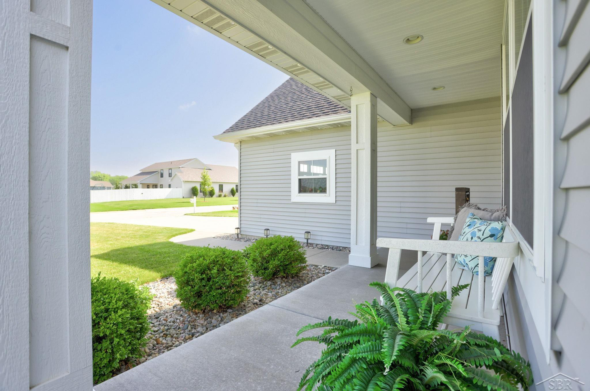 5623 S Stone Briar Lane, Freeland, MI 48623 — Photo 6