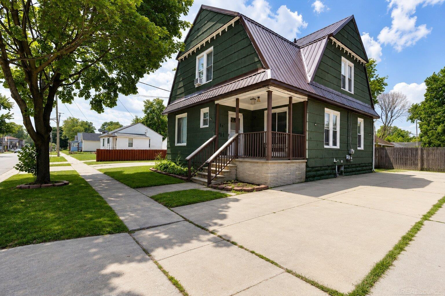 607 11TH Street, Port Huron, MI 48060 — Photo 3
