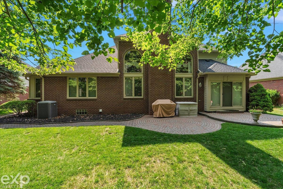 54380 Sassafras Drive, Utica, MI 48315 — Photo 7
