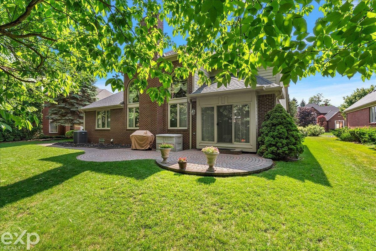 54380 Sassafras Drive, Utica, MI 48315 — Photo 8