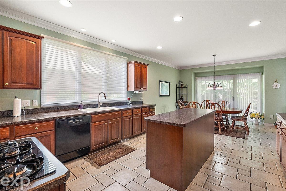 54380 Sassafras Drive, Utica, MI 48315 — Photo 30