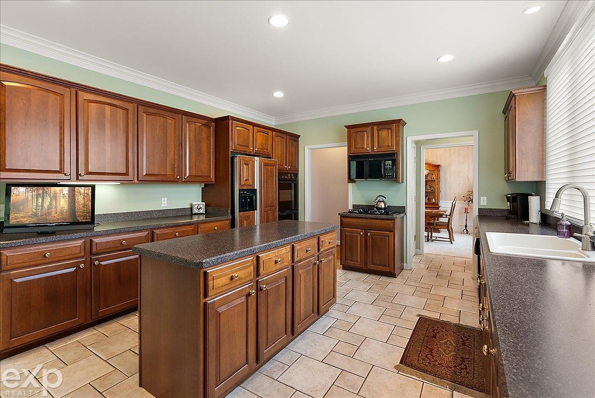 54380 Sassafras Drive, Utica, MI 48315 — Photo 29