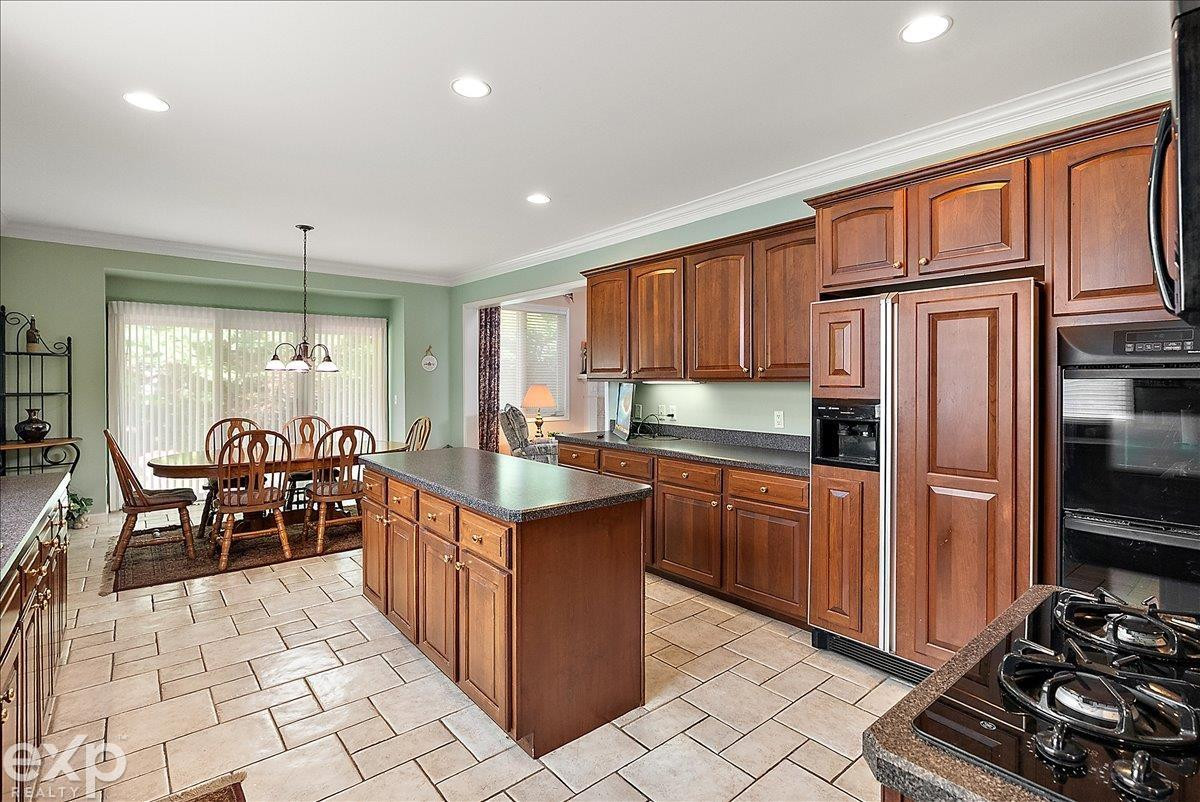 54380 Sassafras Drive, Utica, MI 48315 — Photo 31