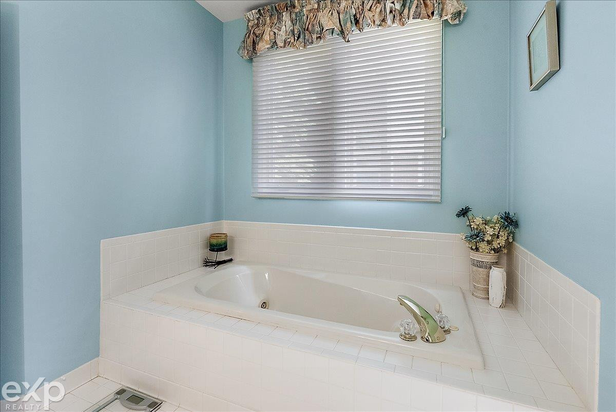 54380 Sassafras Drive, Utica, MI 48315 — Photo 45