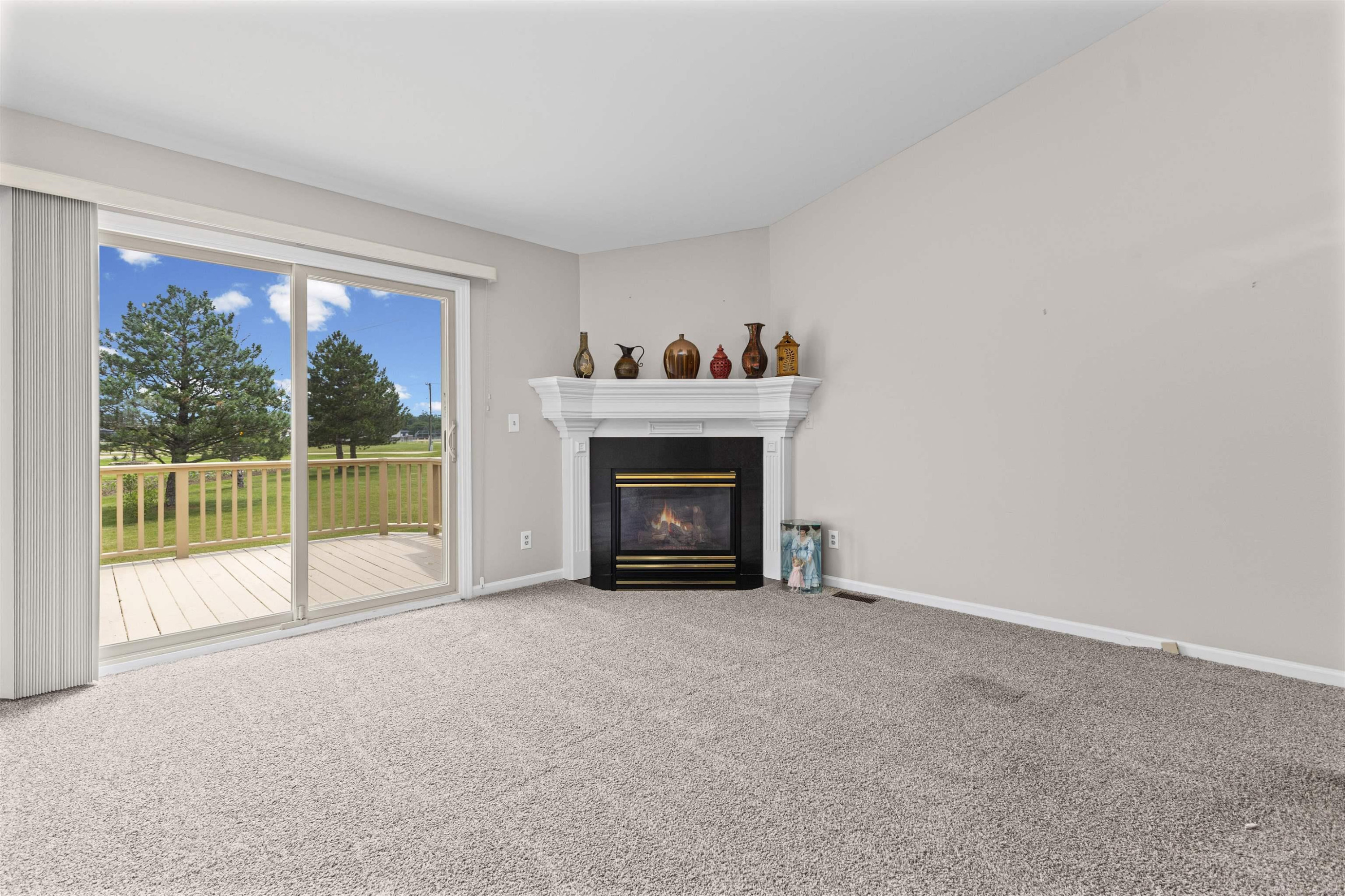 42284 Aspen Court, Clinton Twp, MI 48038 — Photo 4