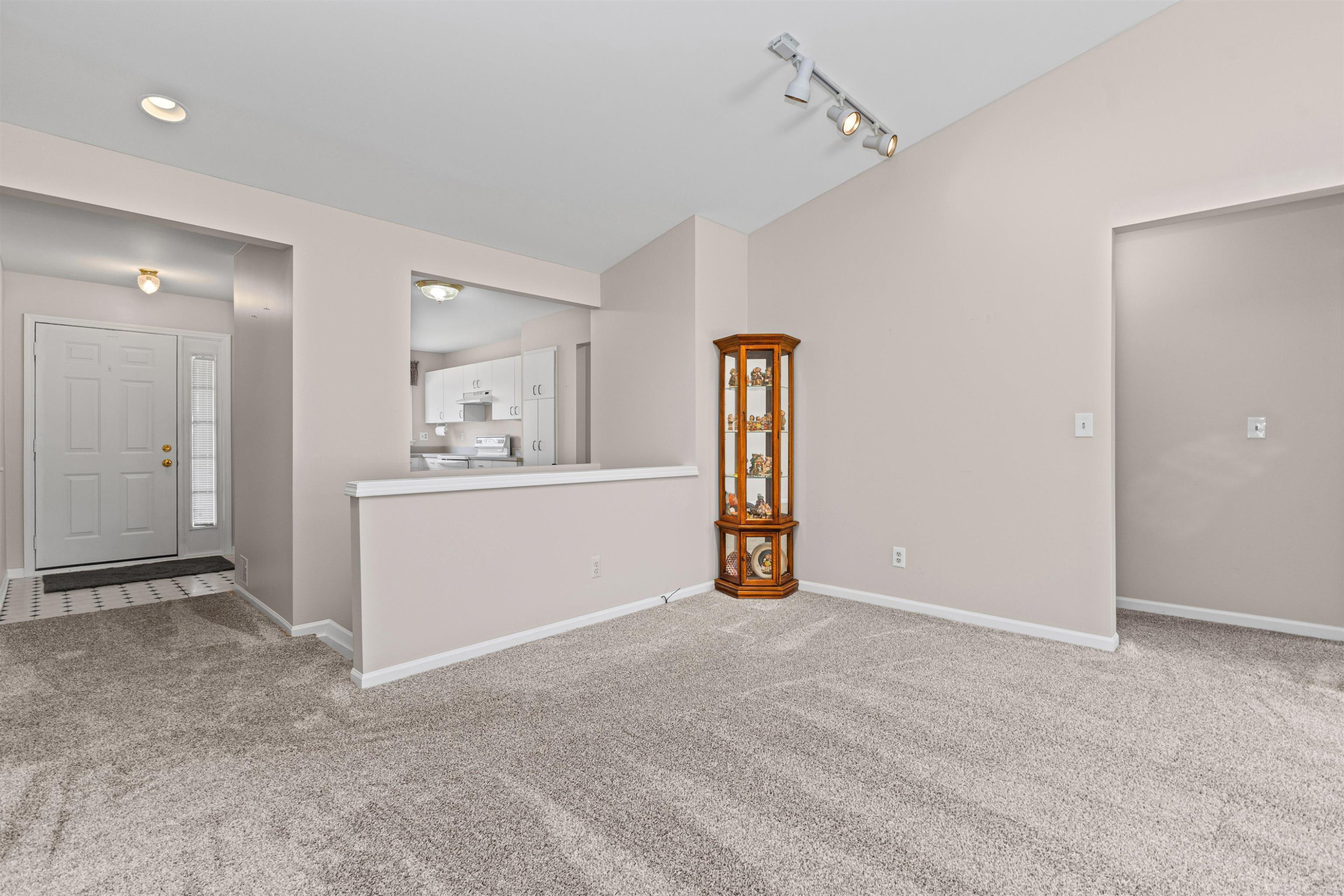 42284 Aspen Court, Clinton Twp, MI 48038 — Photo 16