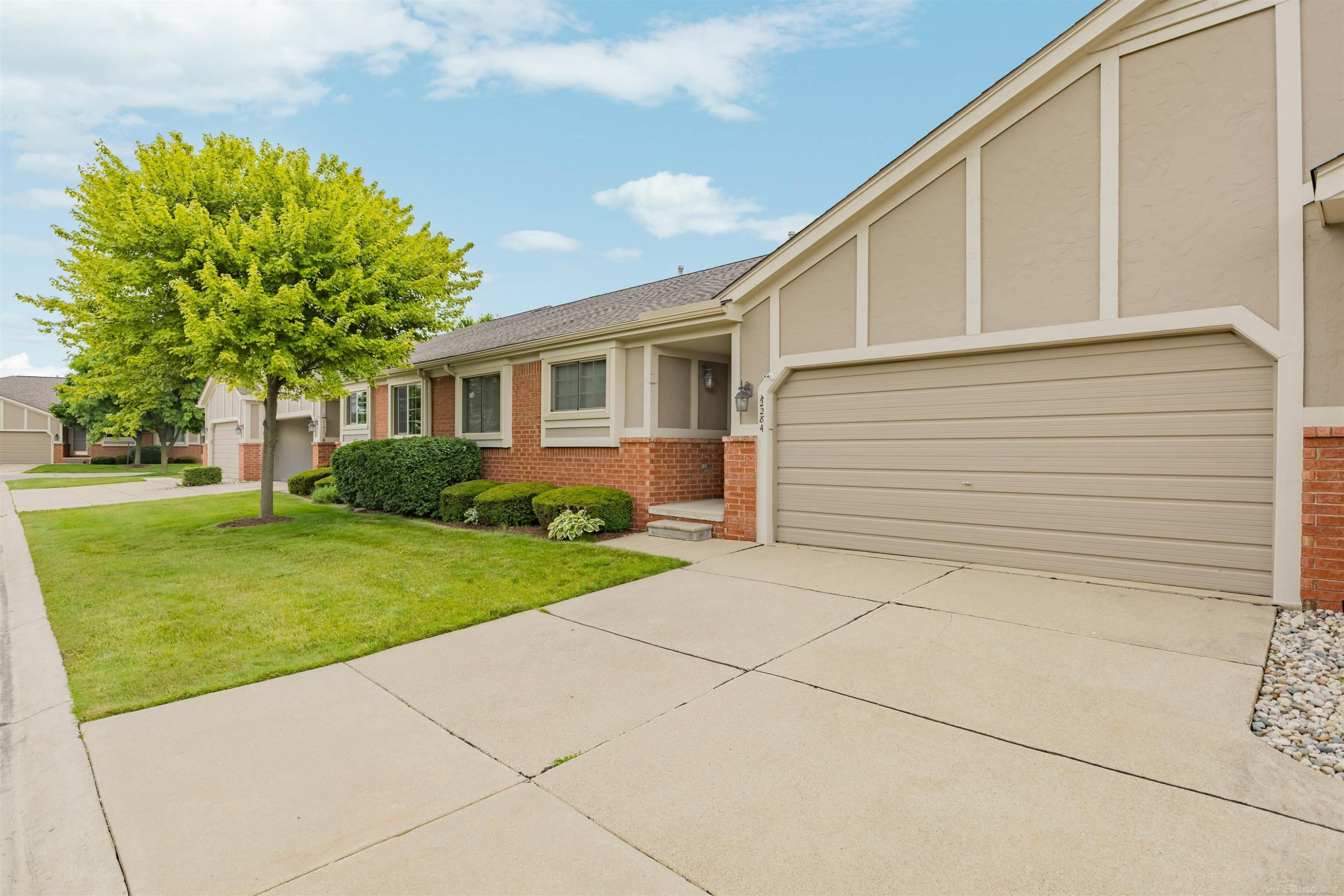 42284 Aspen Court, Clinton Twp, MI 48038 — Photo 32