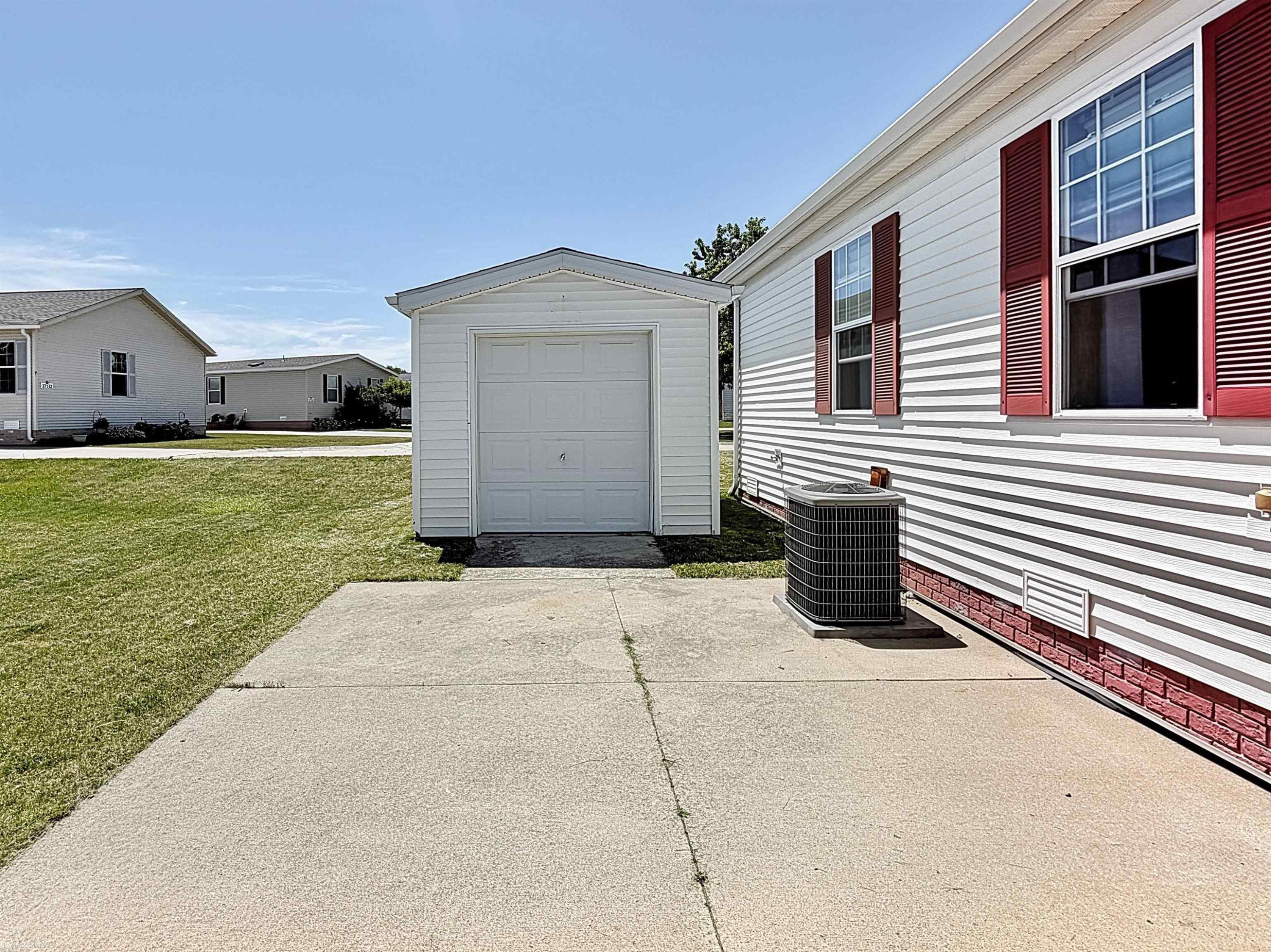 37037 Millstone Trail, New Haven, MI 48048 — Photo 30