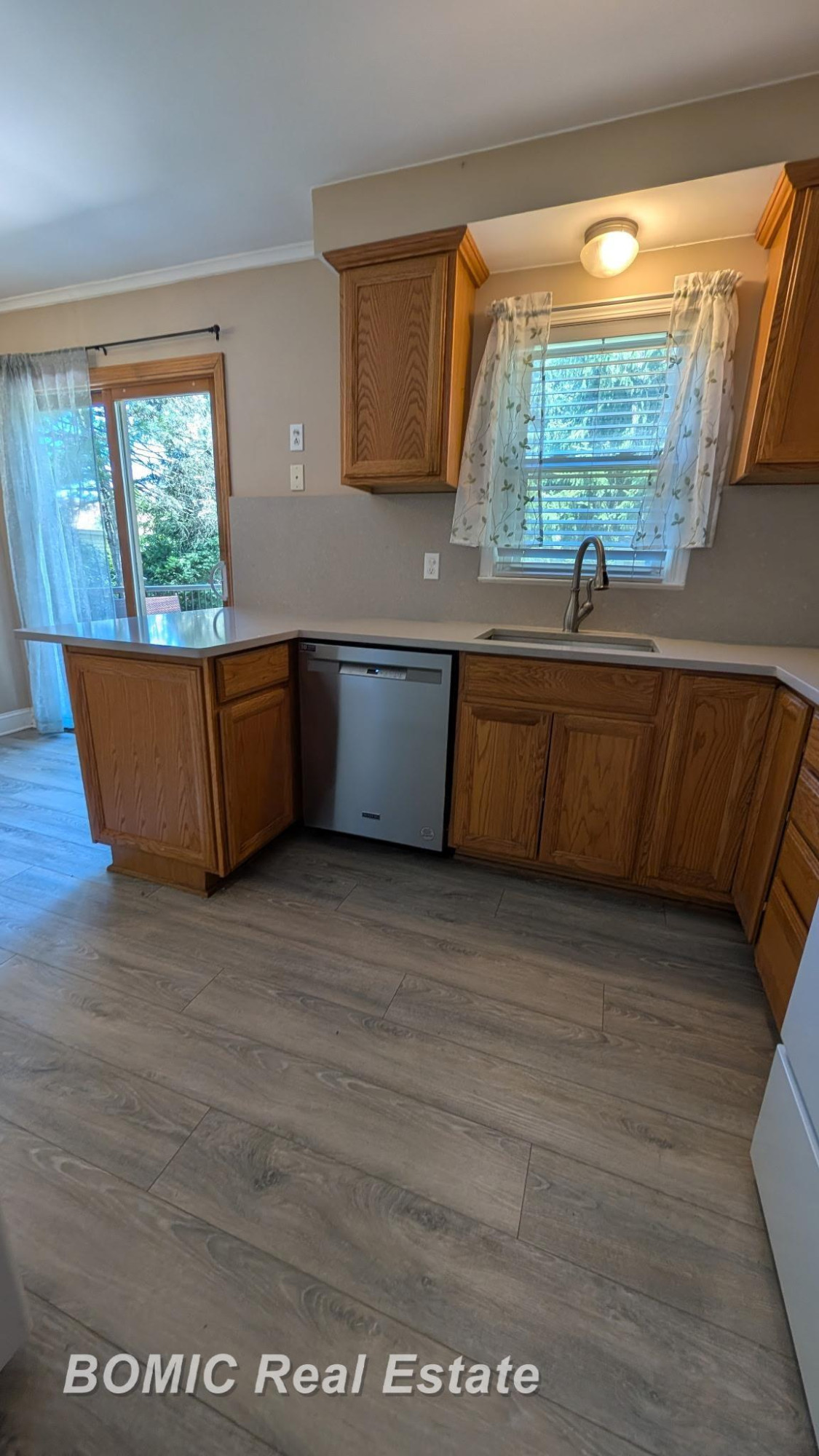 7581 St John Street, Shelby Twp, MI 48317 — Photo 11
