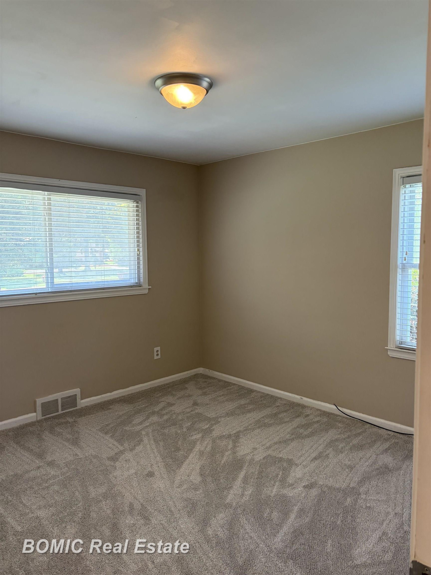 7581 St John Street, Shelby Twp, MI 48317 — Photo 32