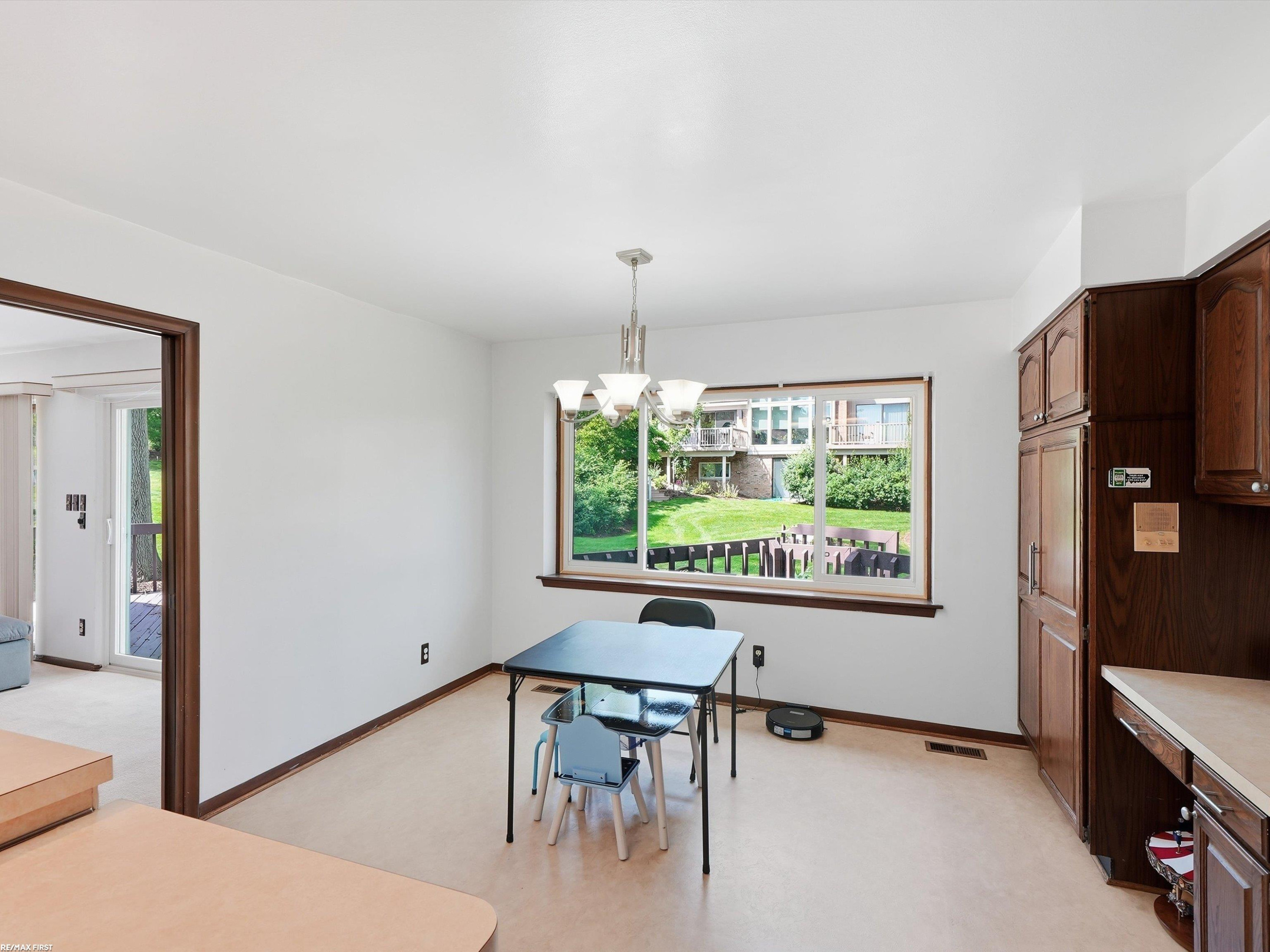 4677 Rolling Ridge Road, West Bloomfield, MI 48323 — Photo 28