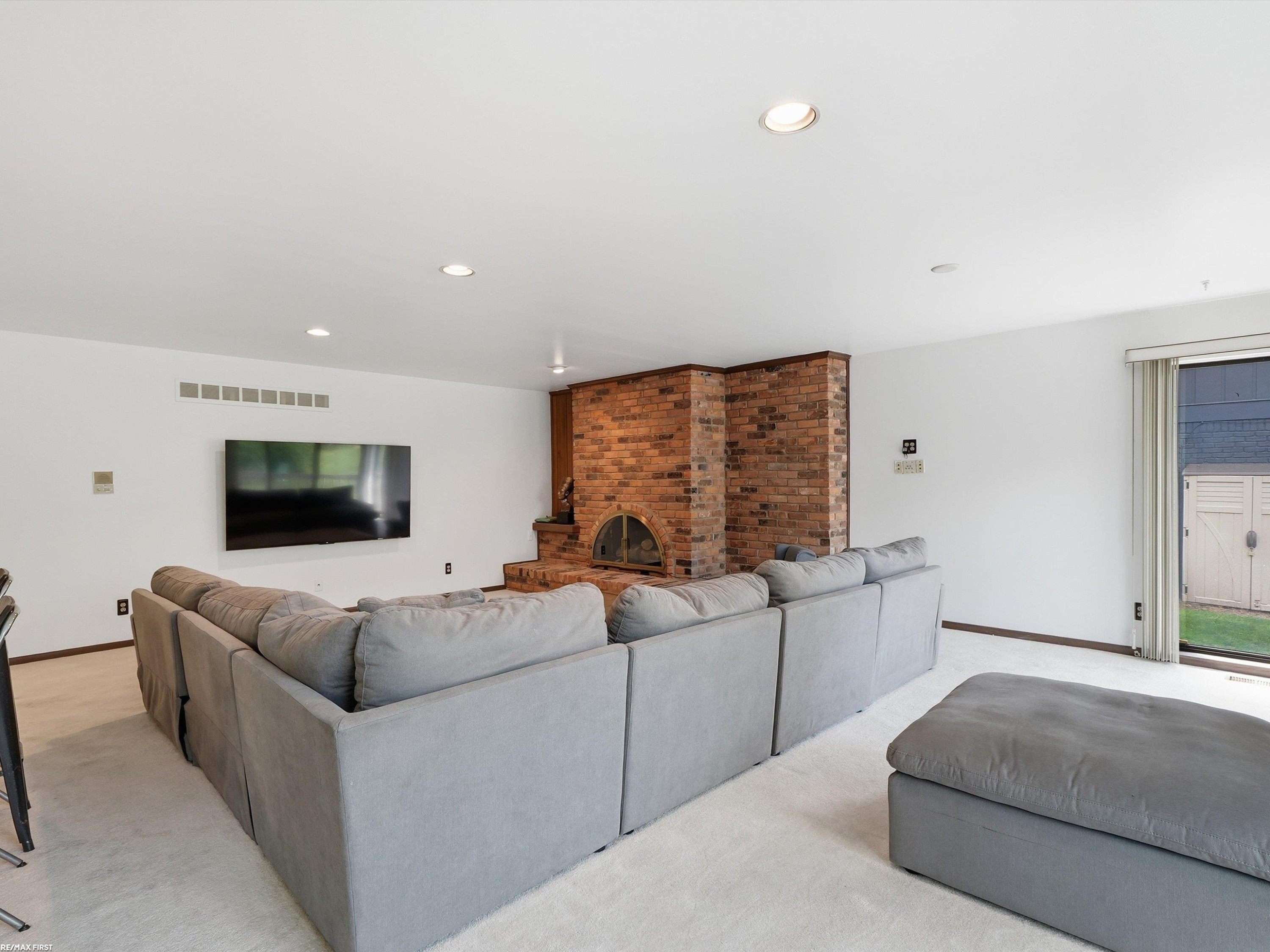 4677 Rolling Ridge Road, West Bloomfield, MI 48323 — Photo 31