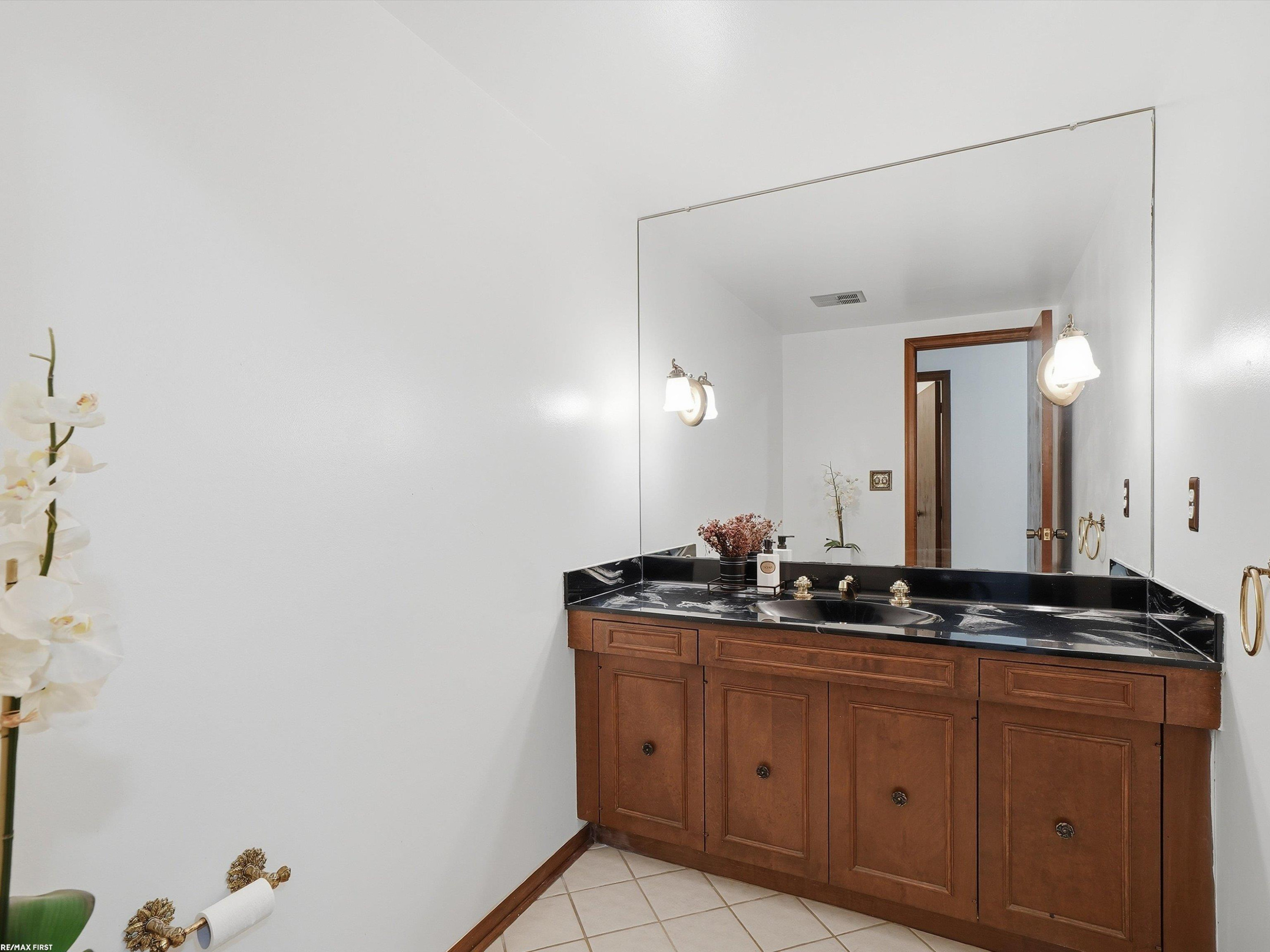 4677 Rolling Ridge Road, West Bloomfield, MI 48323 — Photo 35