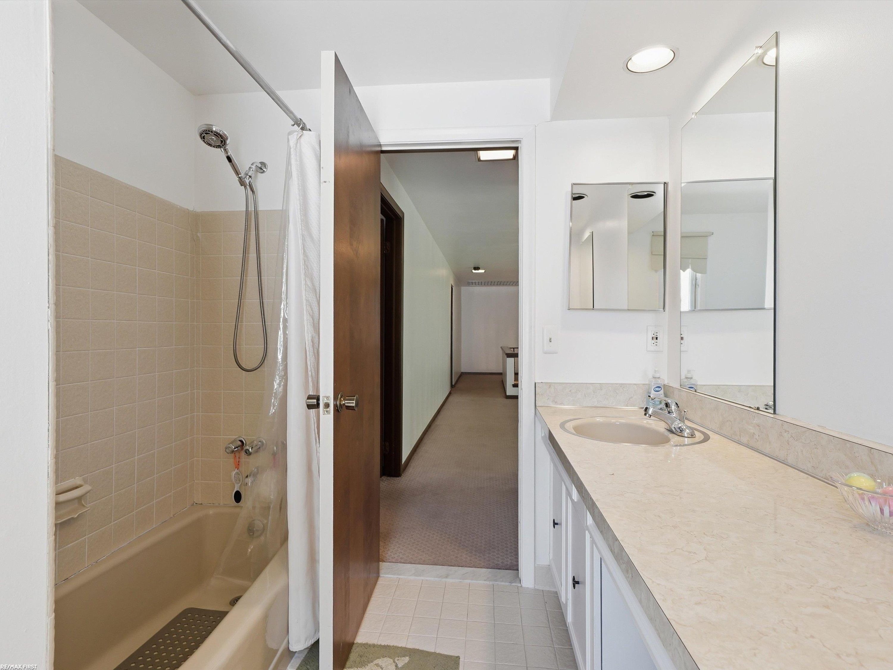 4677 Rolling Ridge Road, West Bloomfield, MI 48323 — Photo 58