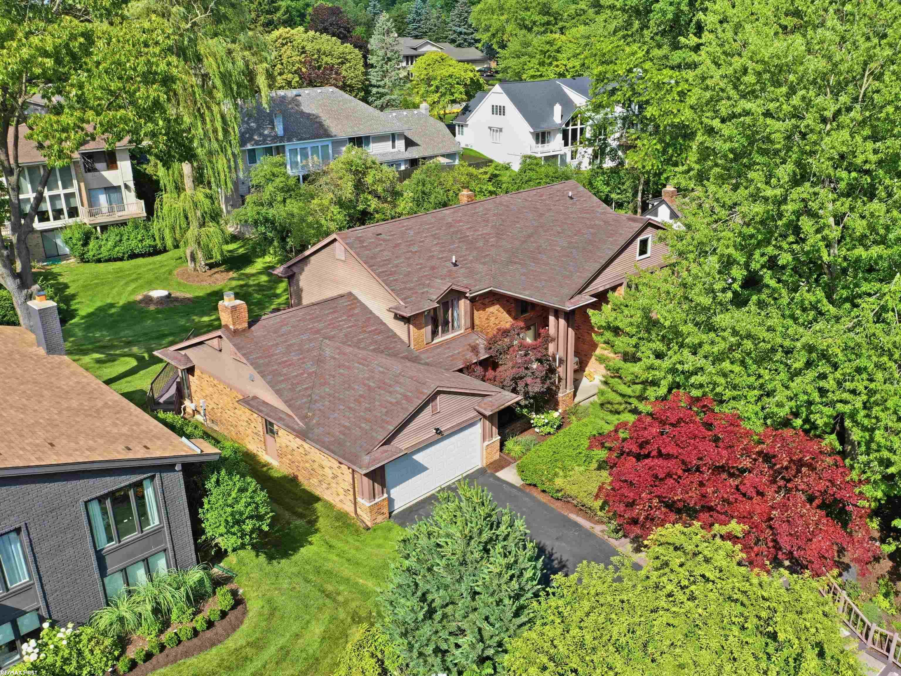 4677 Rolling Ridge Road, West Bloomfield, MI 48323 — front exterior
