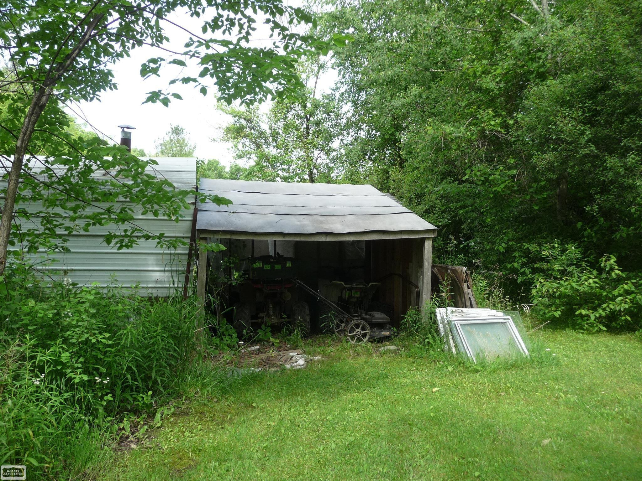 4382 Wall Road, Port Huron, MI 48060 — Photo 9