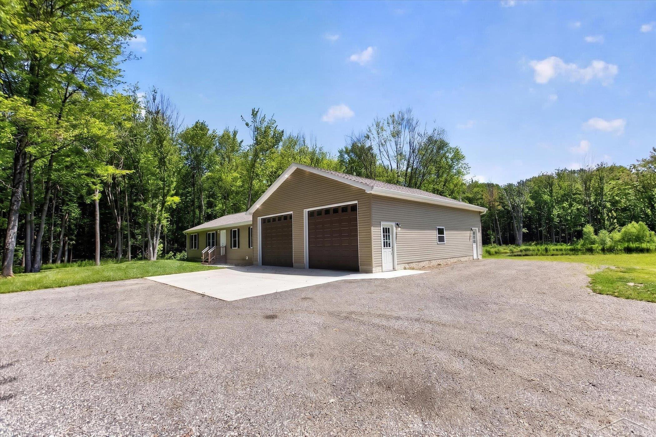 5590 N Jefferson Road, Midland, MI 48642 — Photo 2