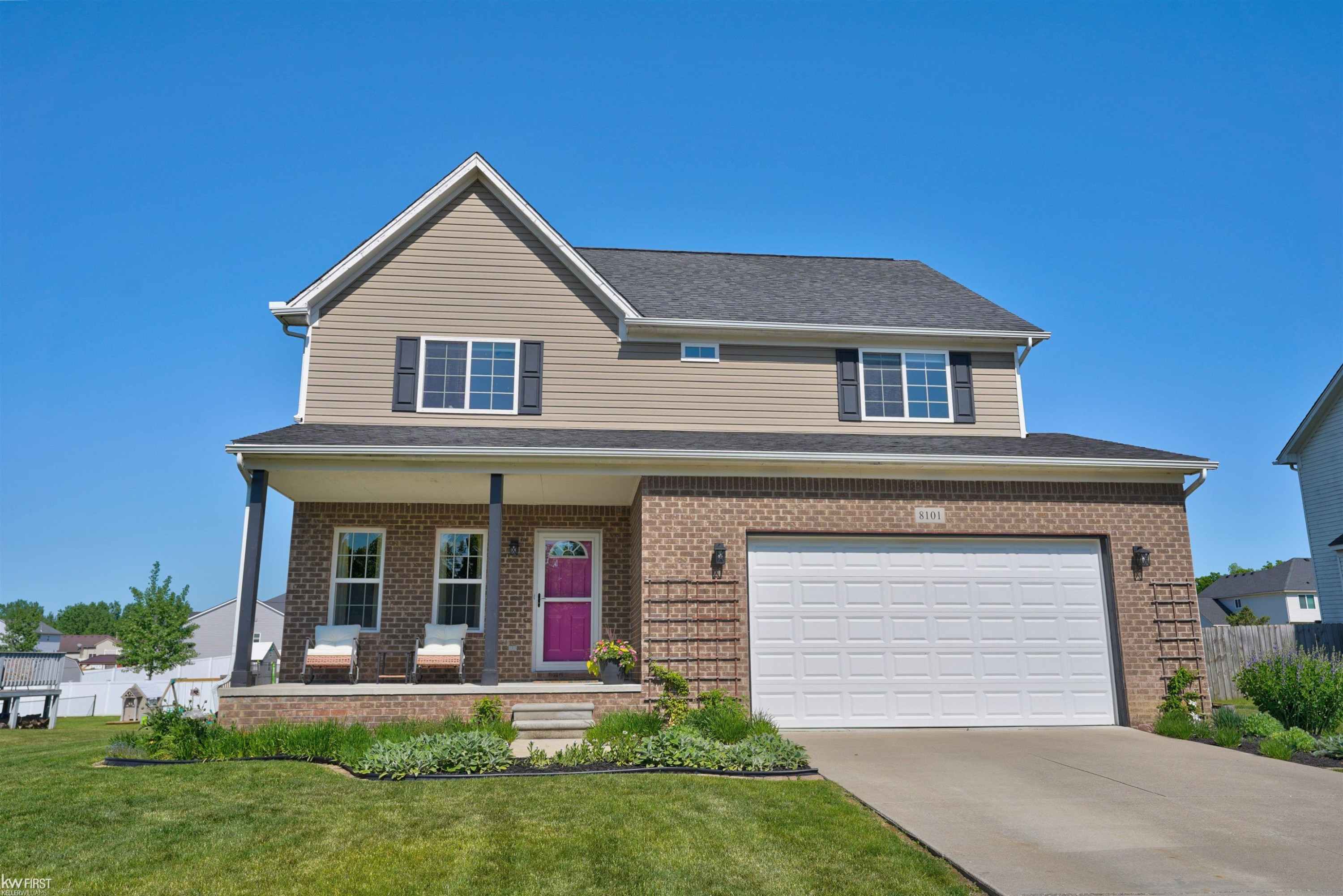 8101 Peninsula Circle, Grand Blanc, MI 48439