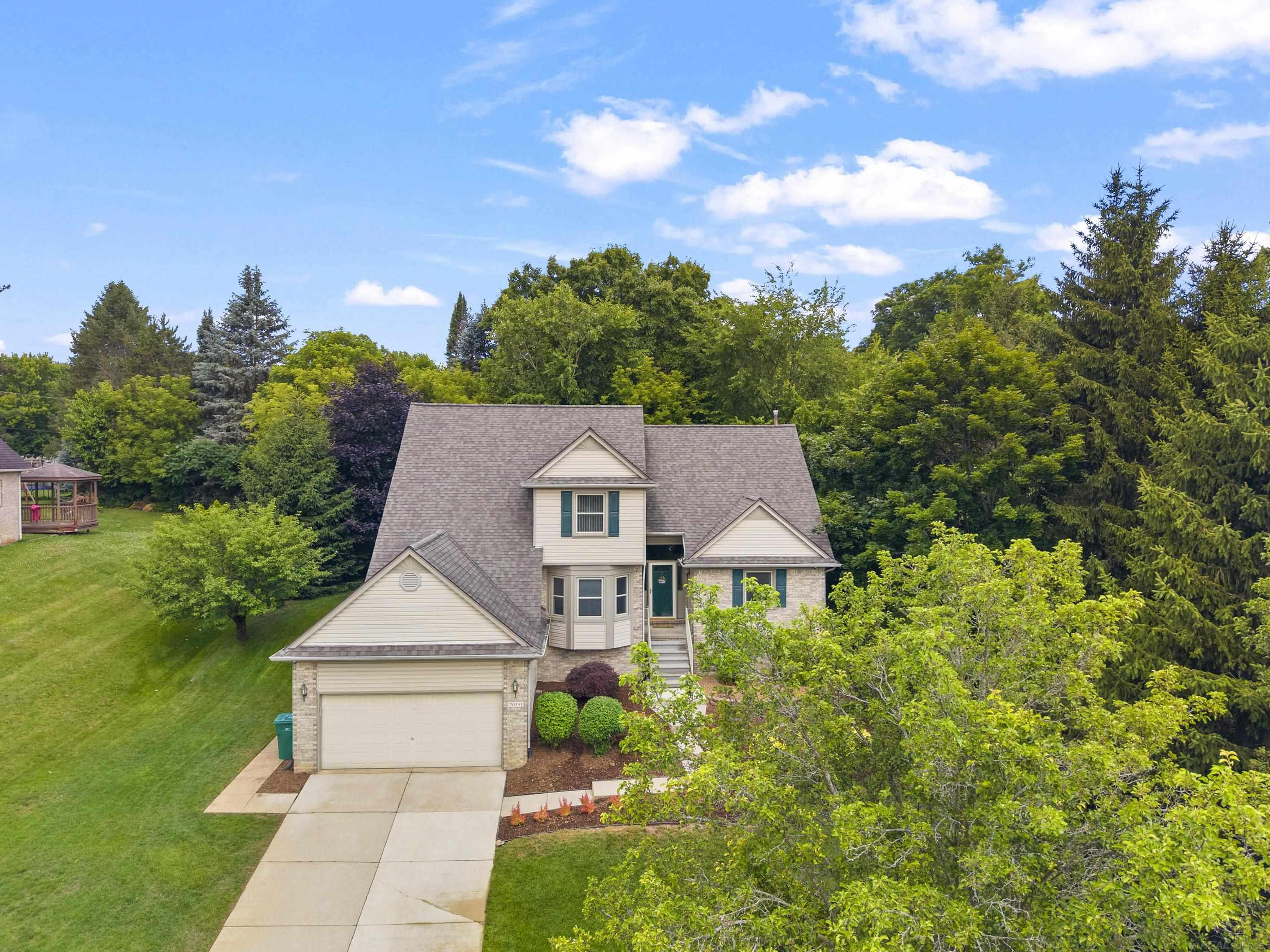 70351 Hillside Court, MI 48065 — Photo 2
