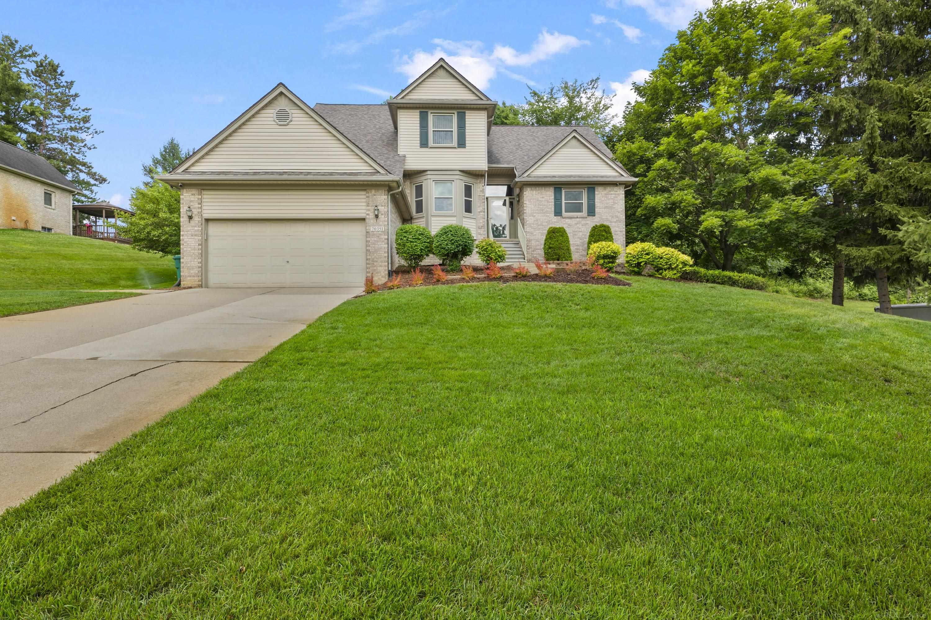 70351 Hillside Court, MI 48065 — Photo 3