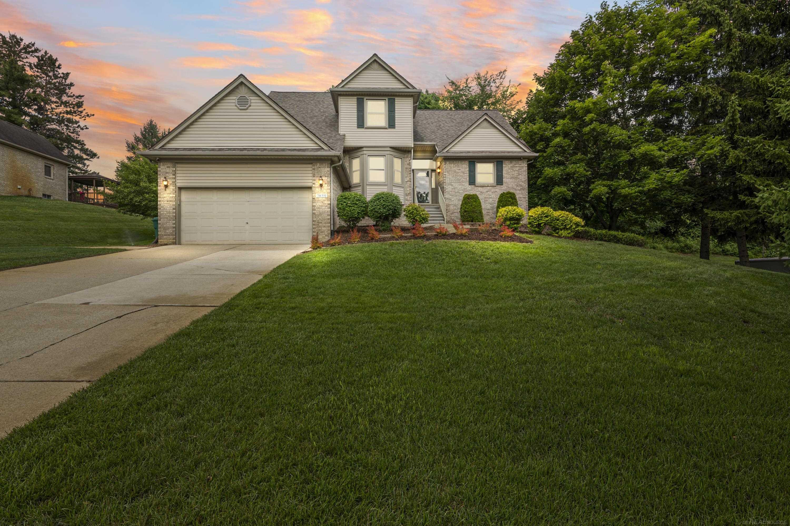 70351 Hillside Court, MI 48065 — Photo 4