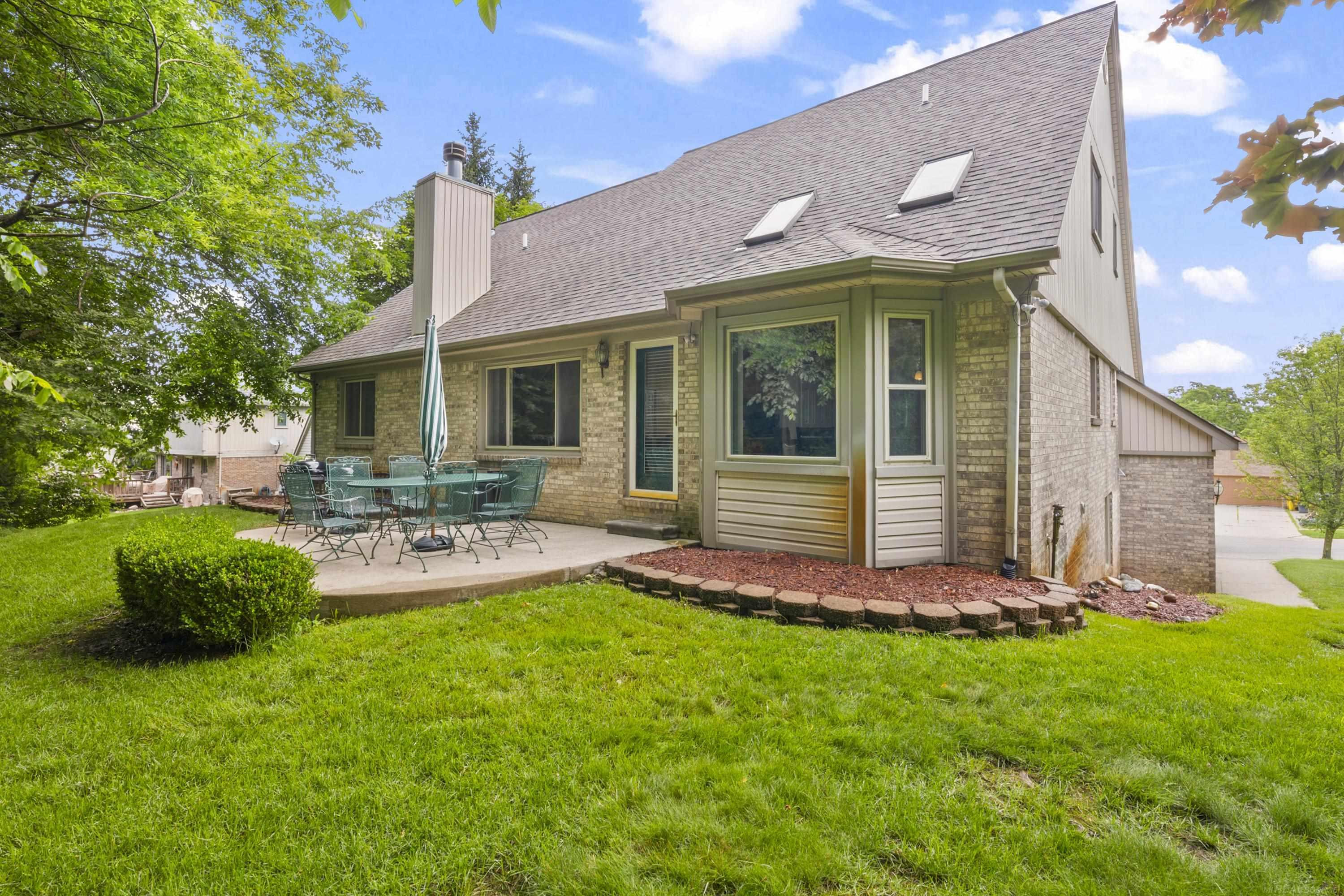 70351 Hillside Court, MI 48065 — Photo 6