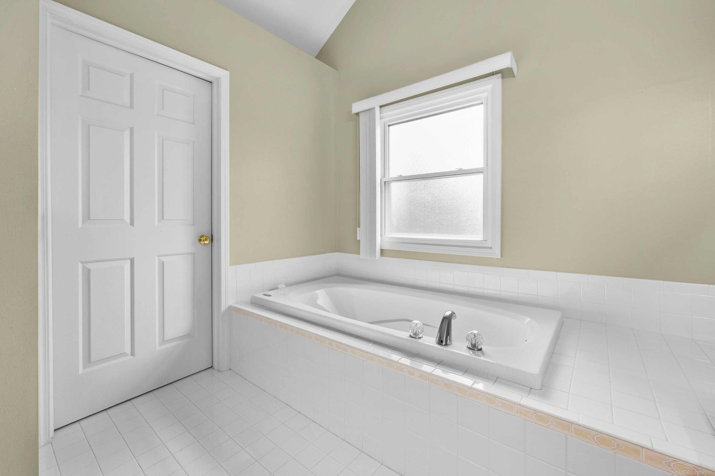 70351 Hillside Court, MI 48065 — Photo 26