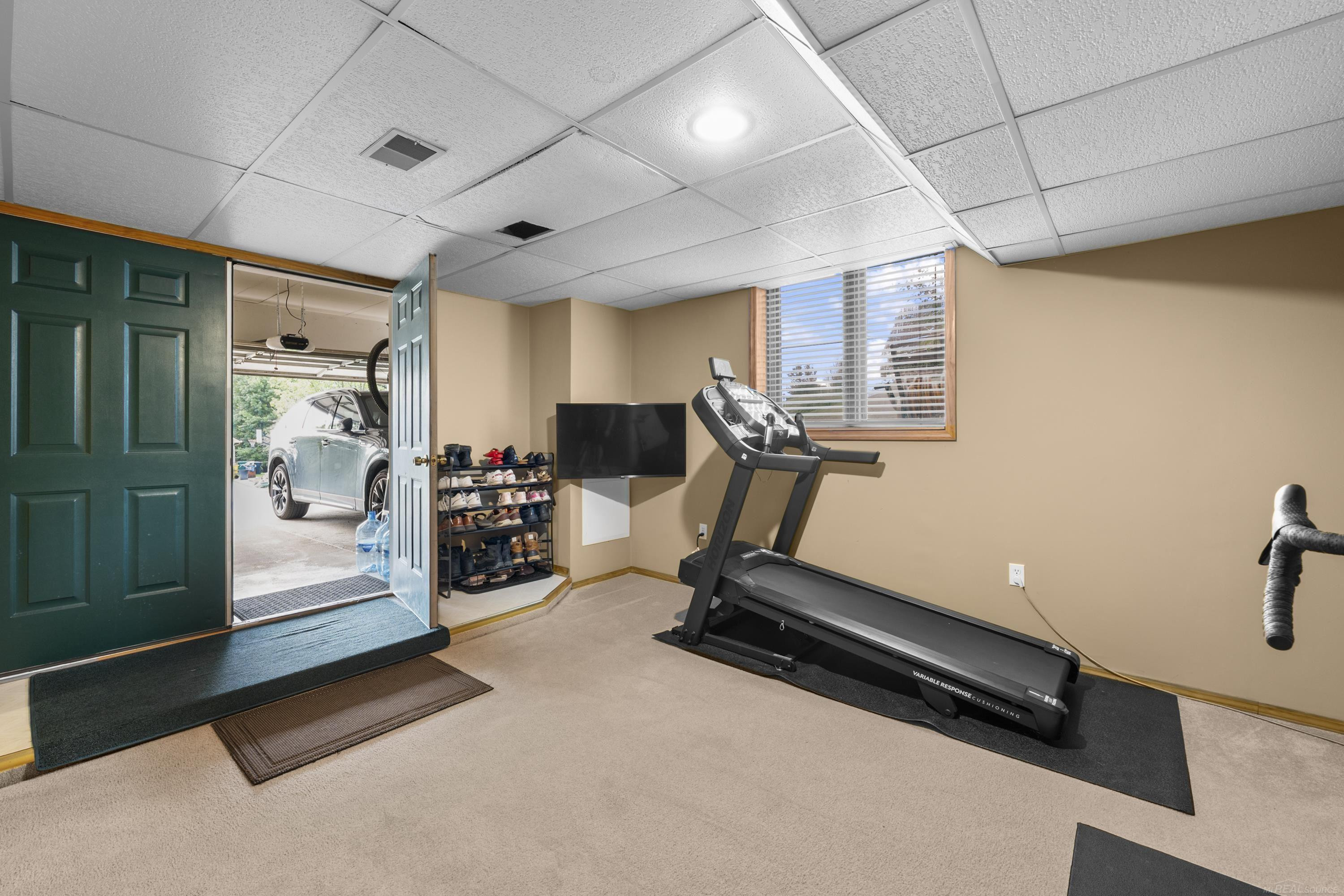 70351 Hillside Court, MI 48065 — Photo 36