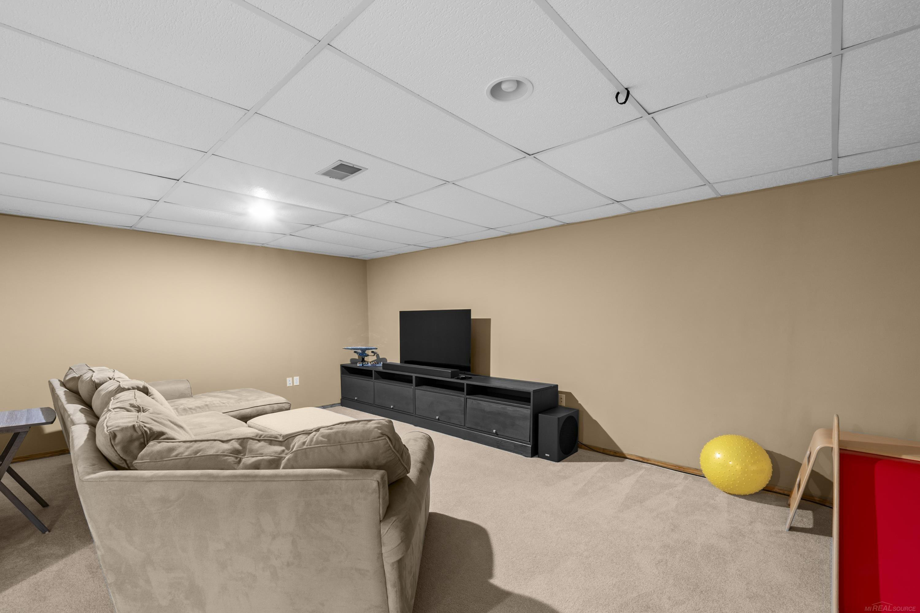 70351 Hillside Court, MI 48065 — Photo 38