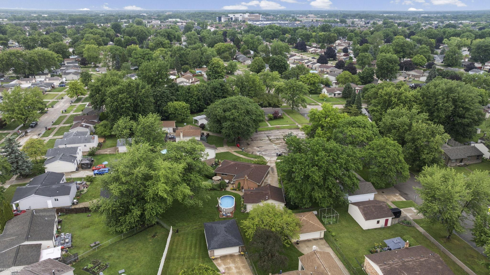41563 Cimarron Street, Clinton Twp, MI 48038 — Photo 5