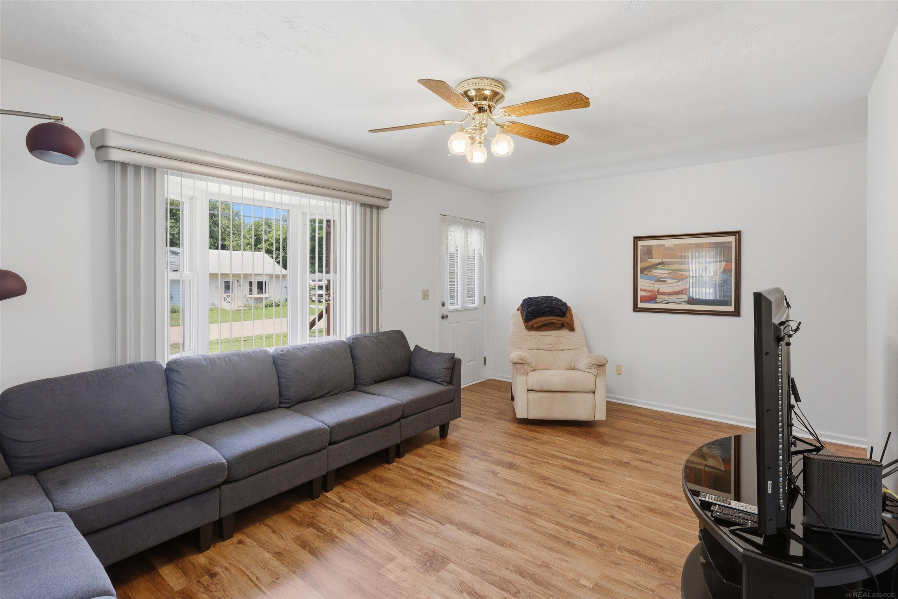 213 Peacock Walk, Jackson, MI 49202 — Photo 3