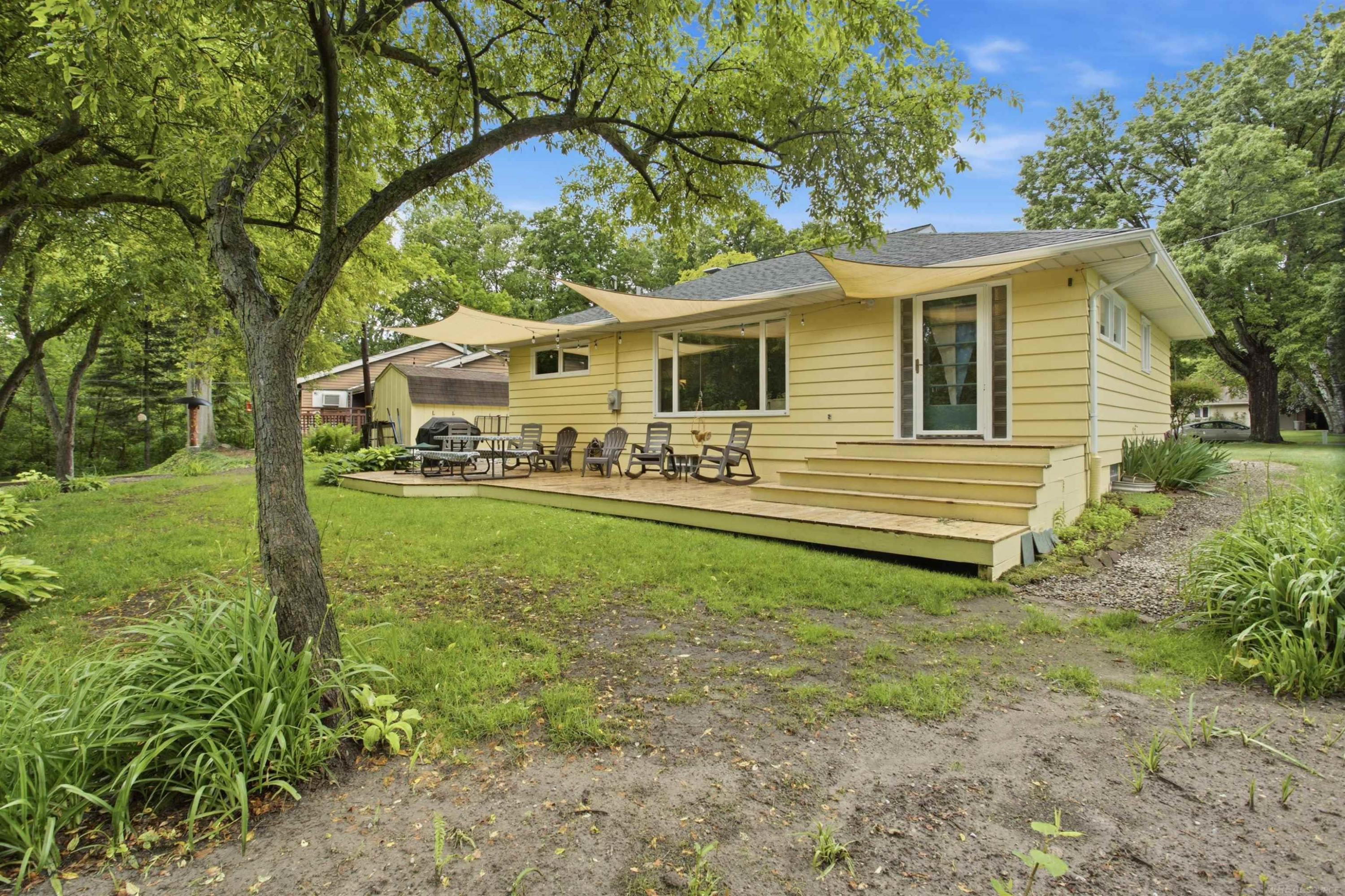 728 Lakeview Drive, Port Huron, MI 48060 — Photo 2