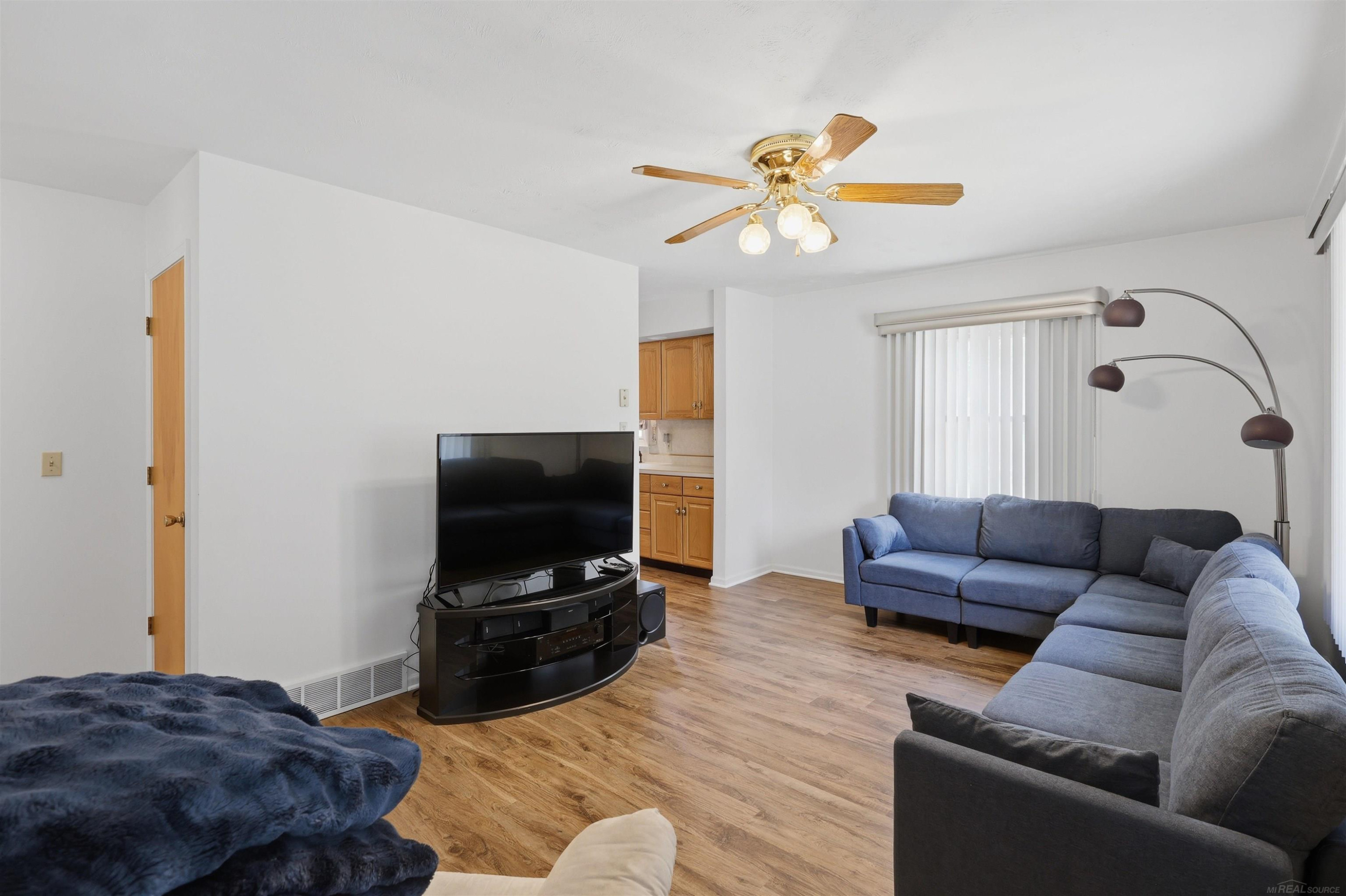 213 Peacock Walk, Jackson, MI 49202 — Photo 4