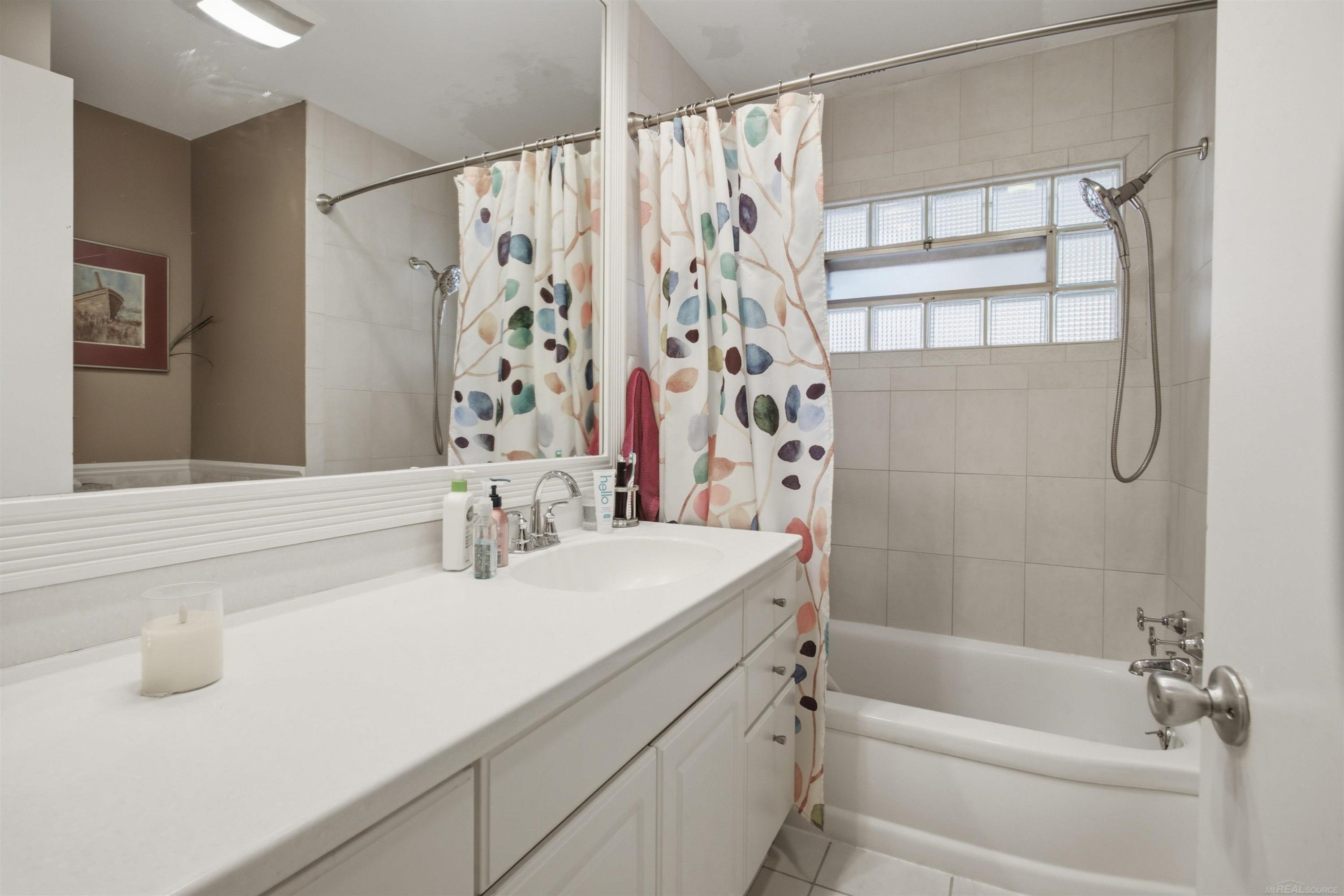 728 Lakeview Drive, Port Huron, MI 48060 — Photo 16