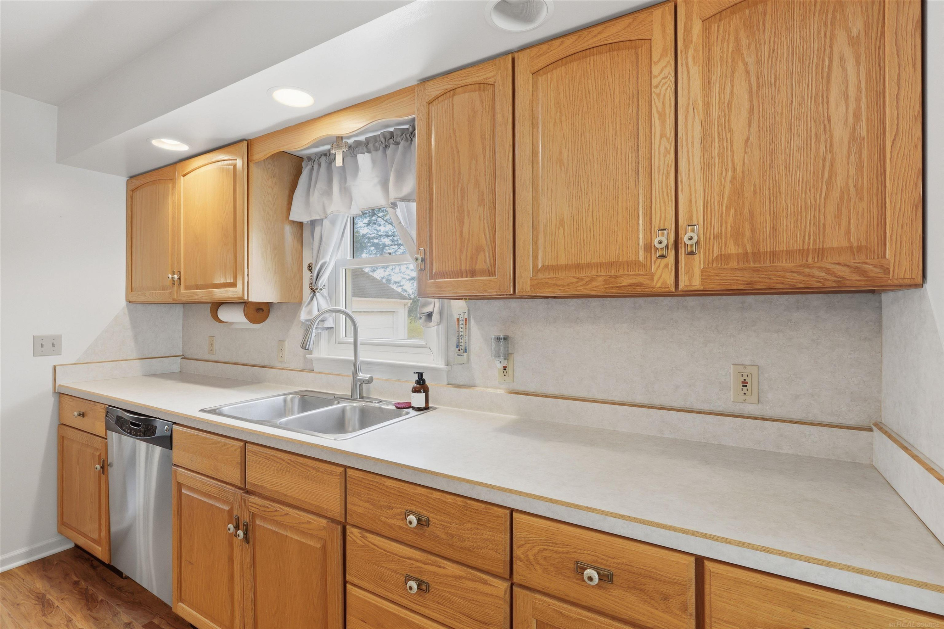 213 Peacock Walk, Jackson, MI 49202 — Photo 9
