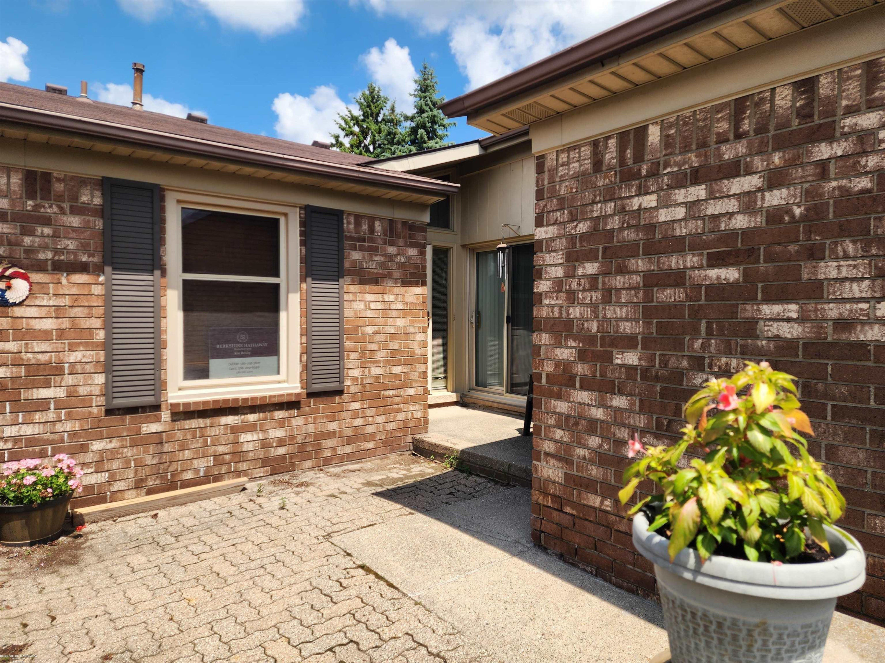 49860 Potomac Court, 126, Utica, MI 48315 — Photo 2