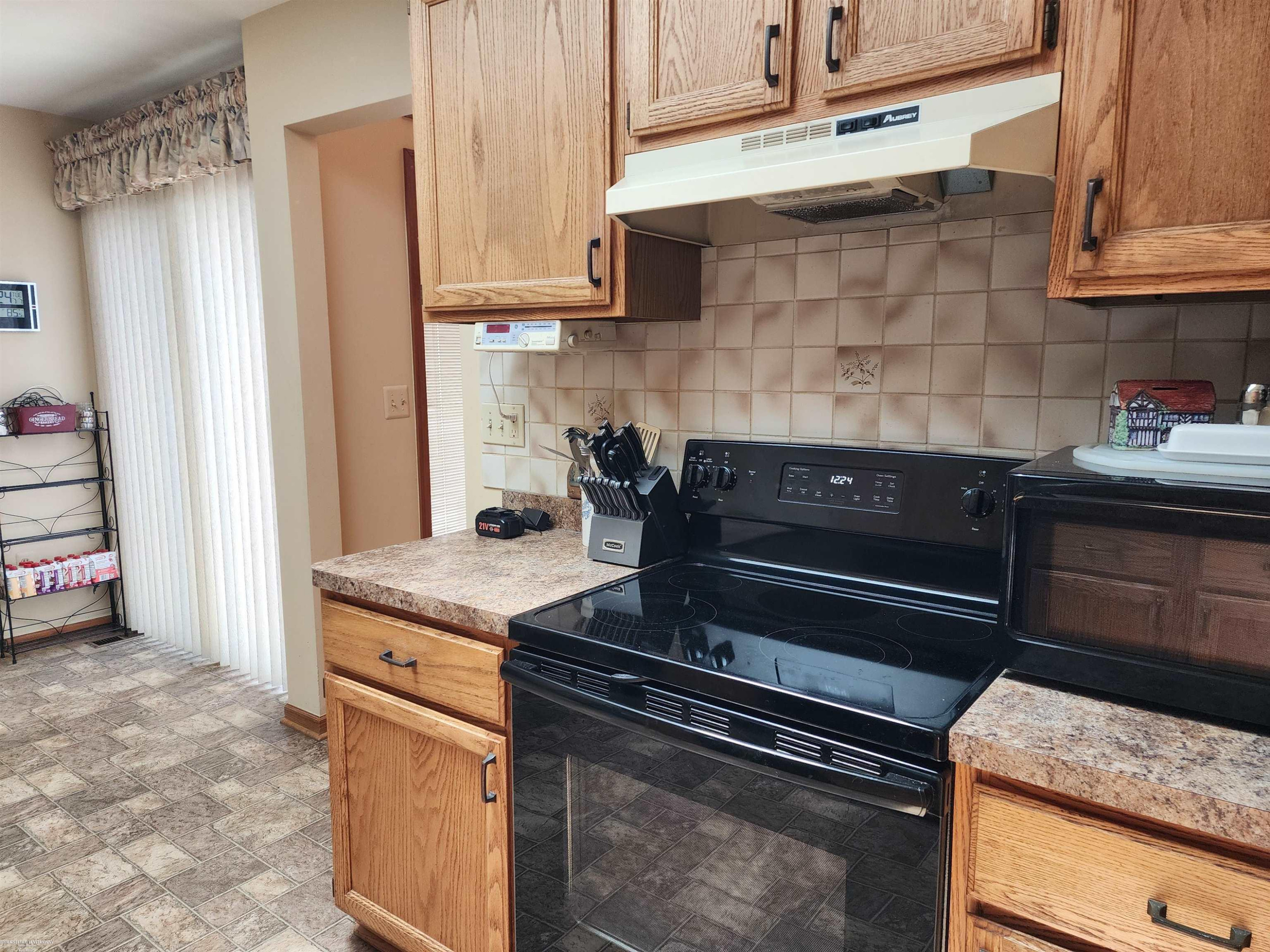 49860 Potomac Court, 126, Utica, MI 48315 — Photo 18