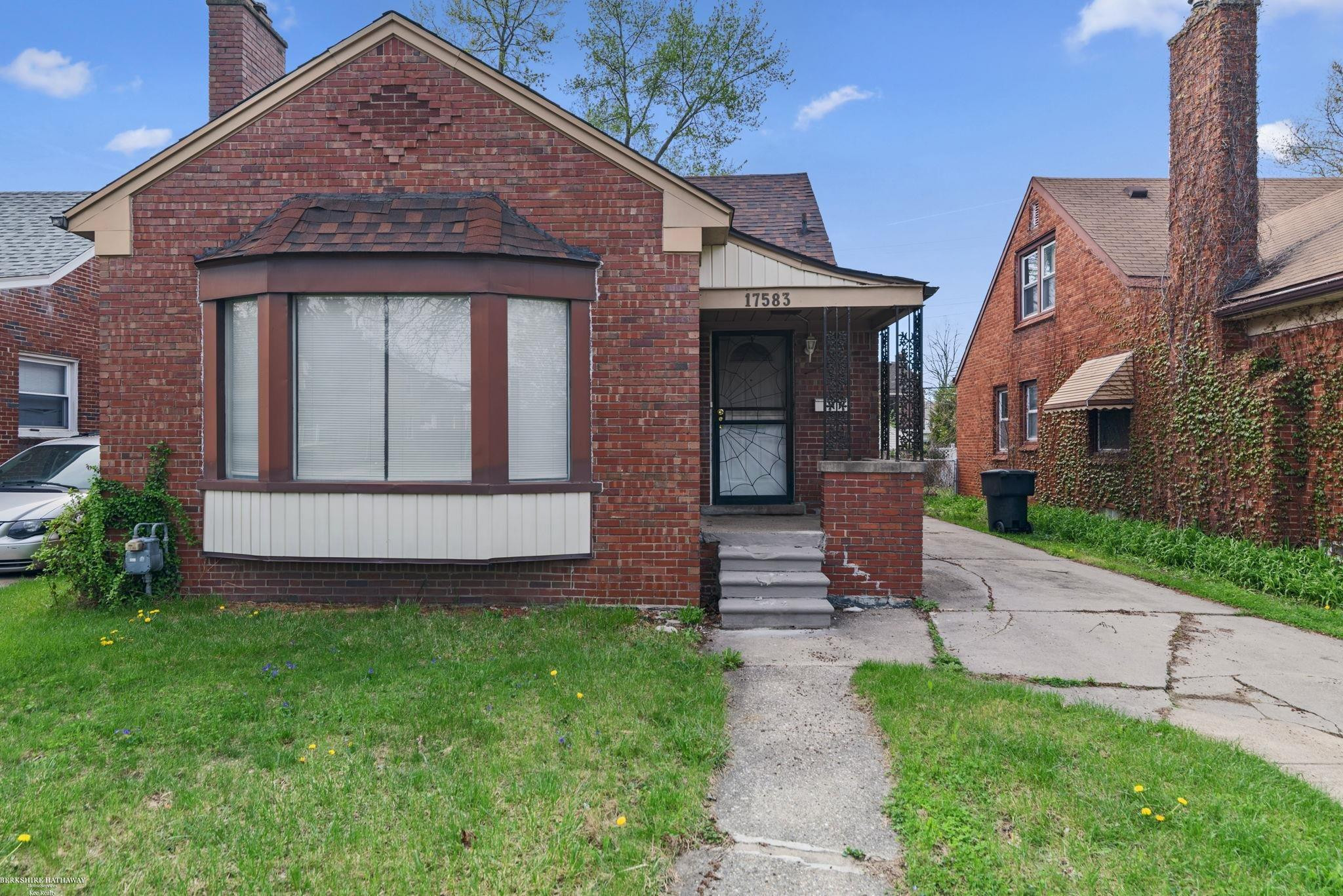 17583 Huntington Road, Detroit, MI 48219