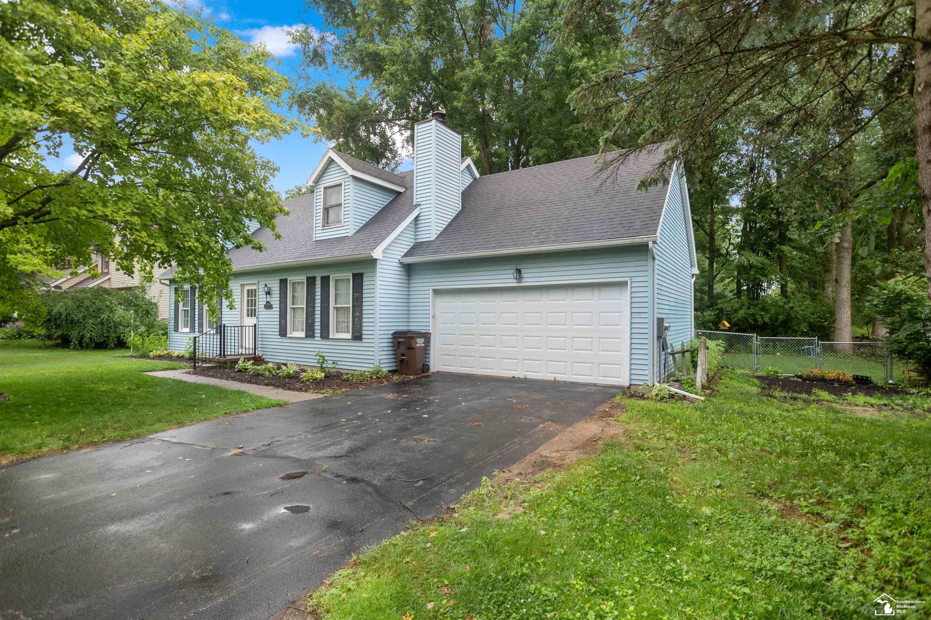 8858 Tanglewood Road, Temperance, MI 48182 — Photo 2