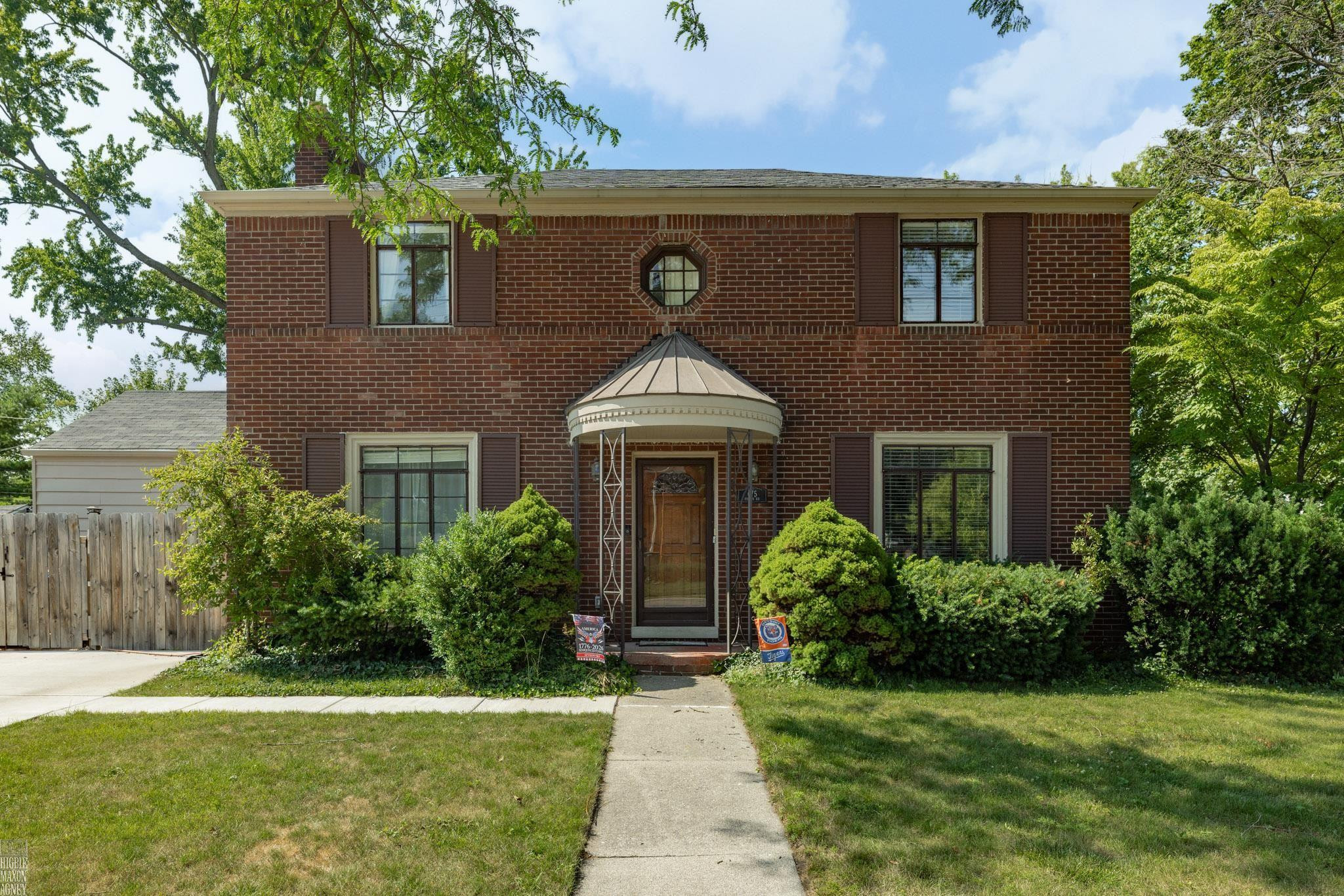 675 Fisher Road, Grosse Pointe, MI 48230 — front exterior