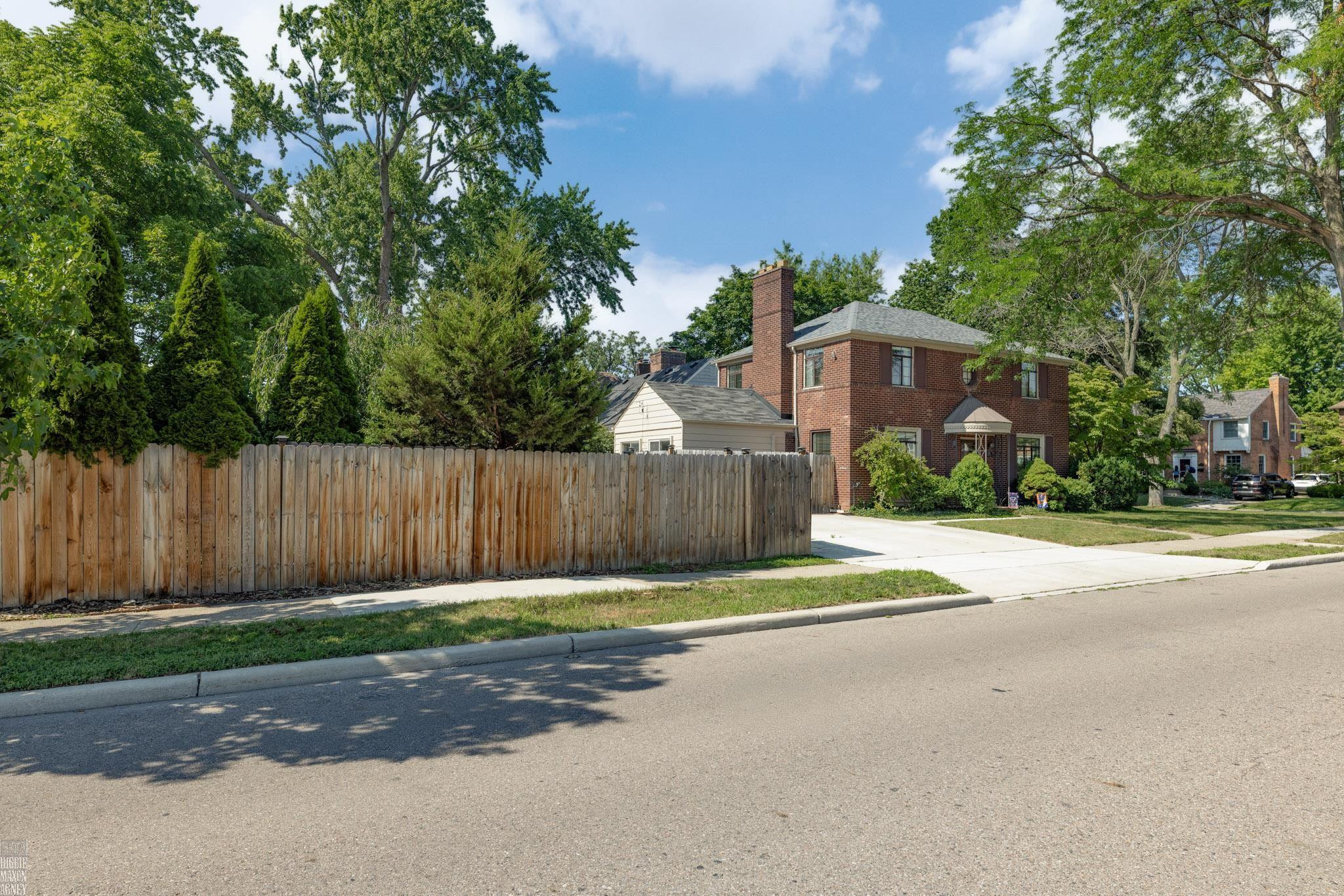 675 Fisher Road, Grosse Pointe, MI 48230 — Photo 3