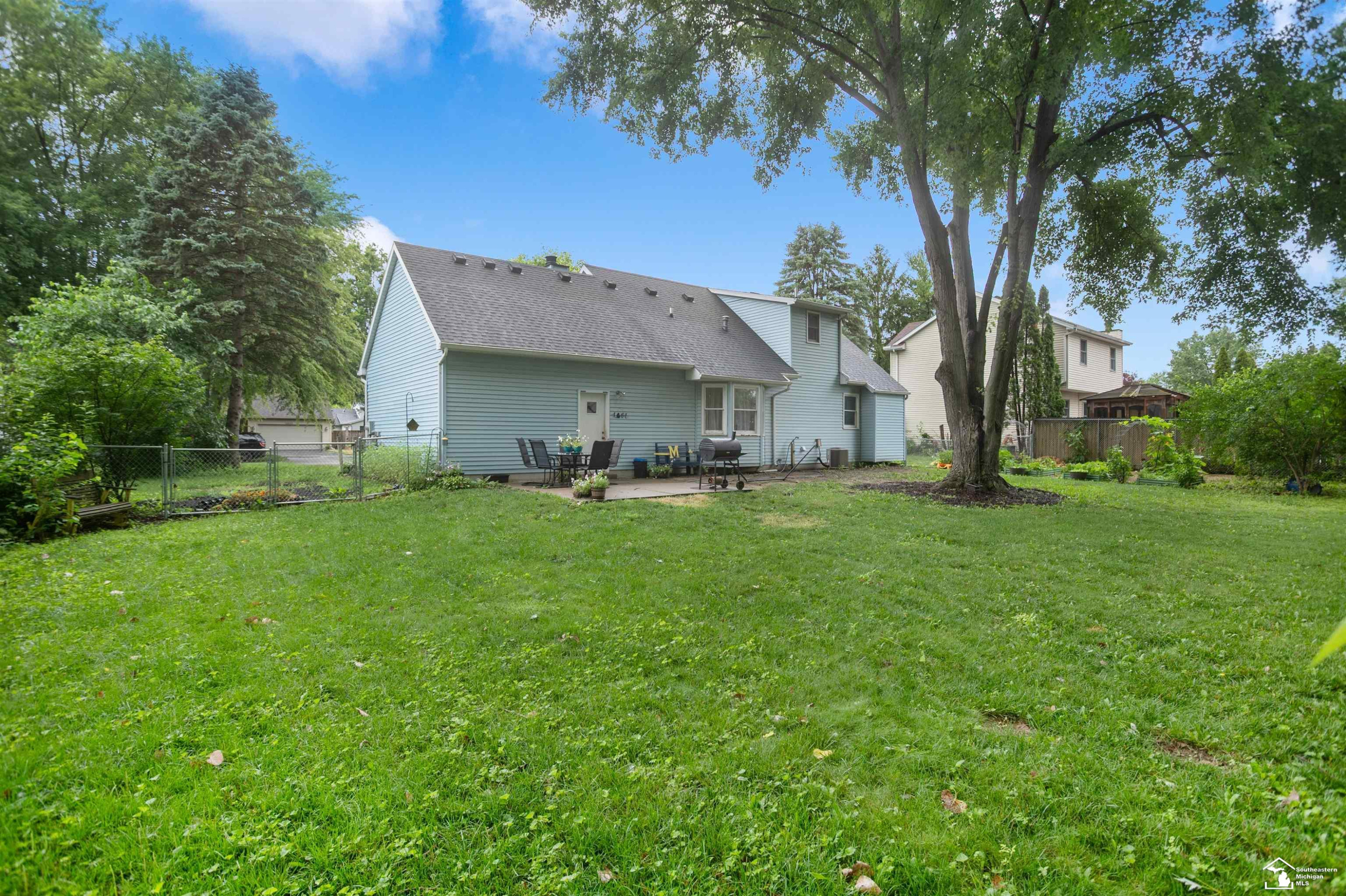 8858 Tanglewood Road, Temperance, MI 48182 — Photo 7